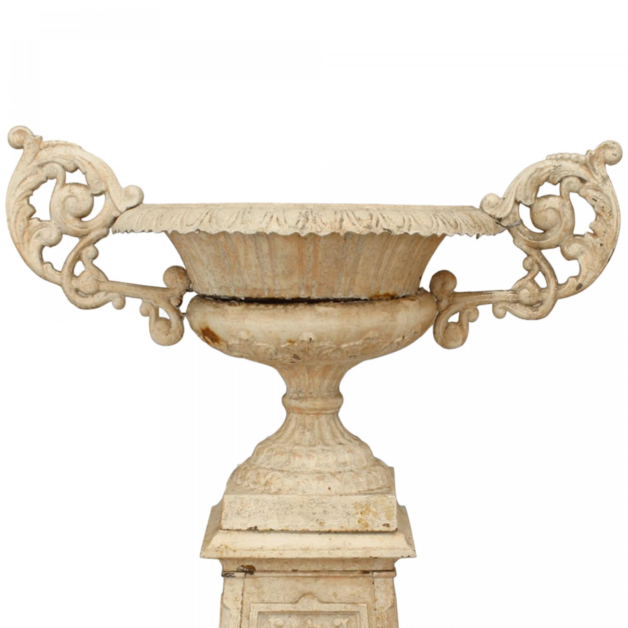 Outdoor Victorian White Painted Iron Urn In Good Condition For Sale In Queens, NY
