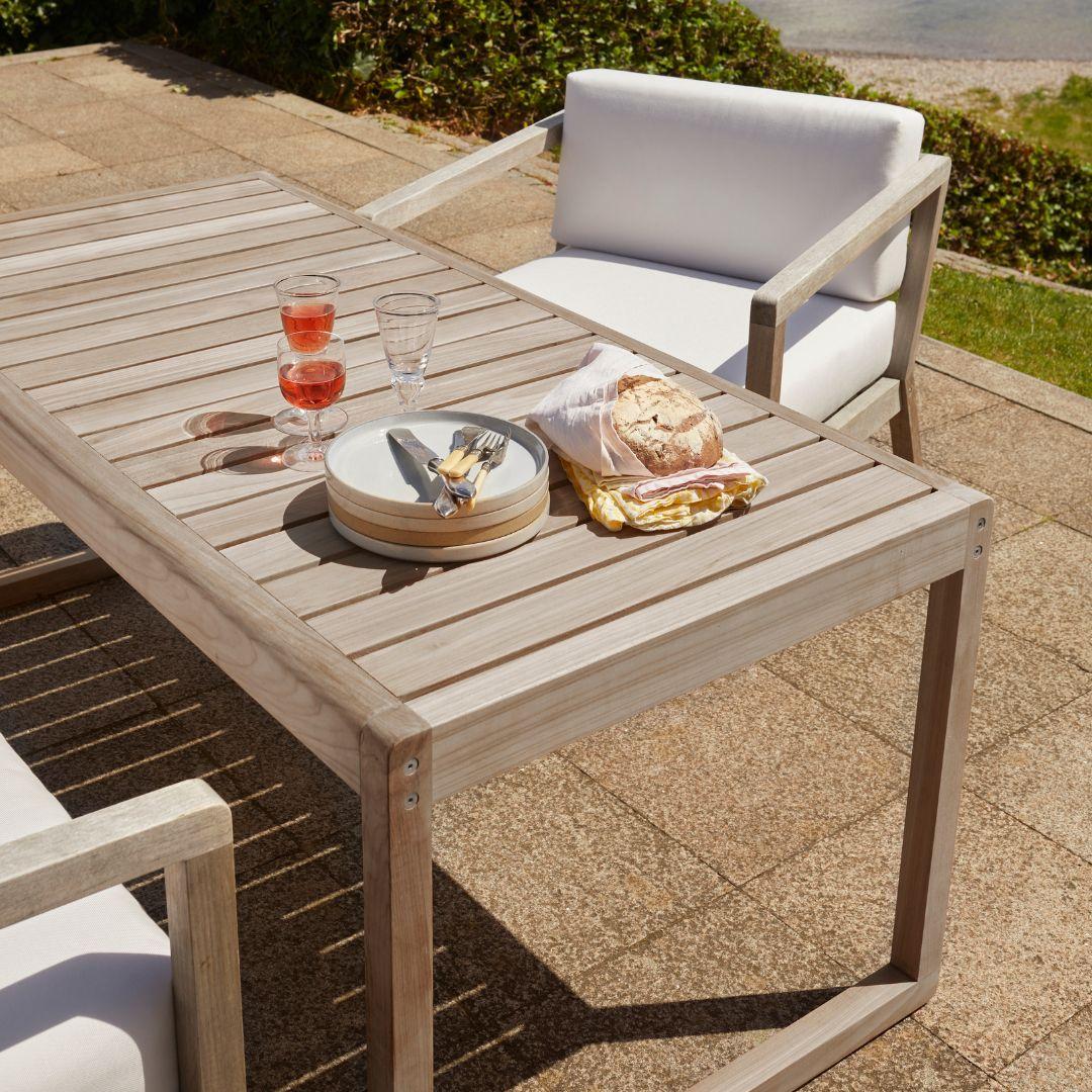 Contemporary Outdoor 'Virkelyst' Chair in Teak and Papyrus Fabric for Skagerak For Sale