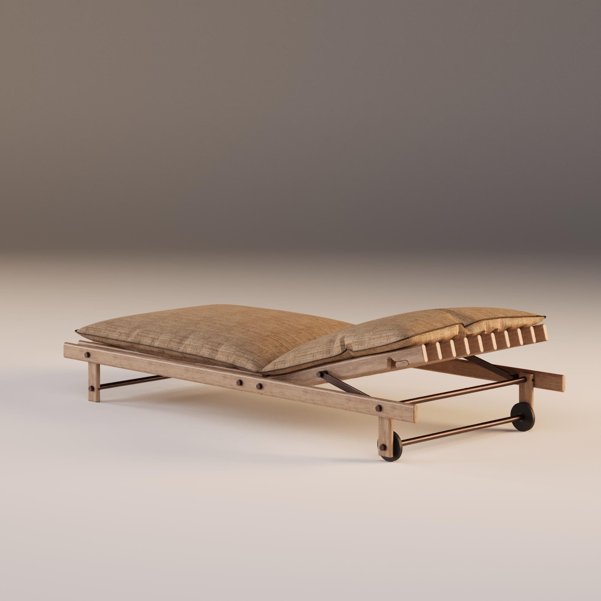 Moderno Lettino da esterno resistente alle intemperie con struttura in Iroko in vendita