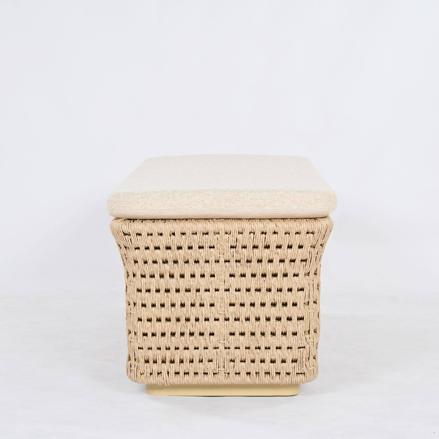 Banco de resina tejida para exterior by Luteca Indonesio en venta