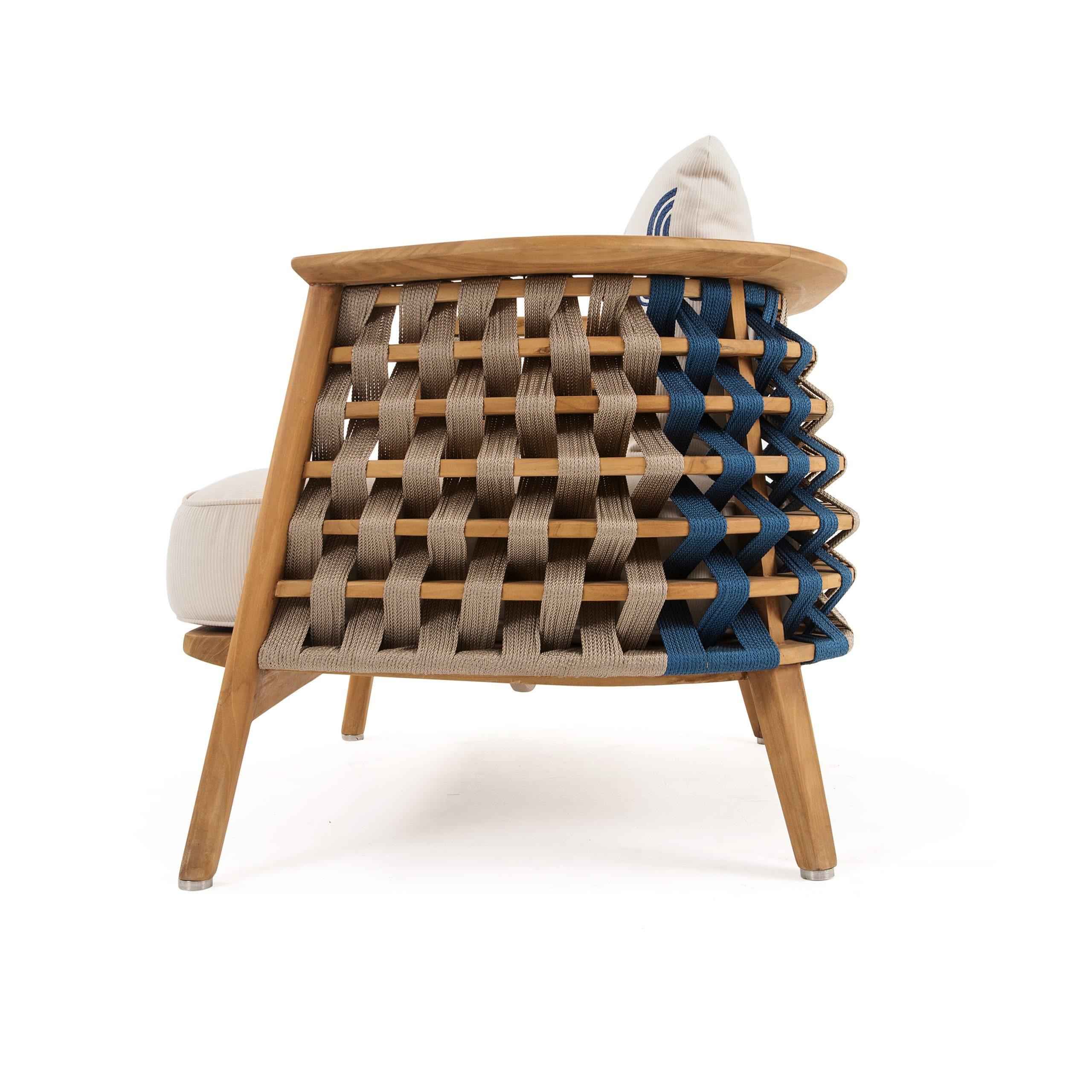 Modern Outdoor Woven Rope Armchair in Solid Teak For Sale