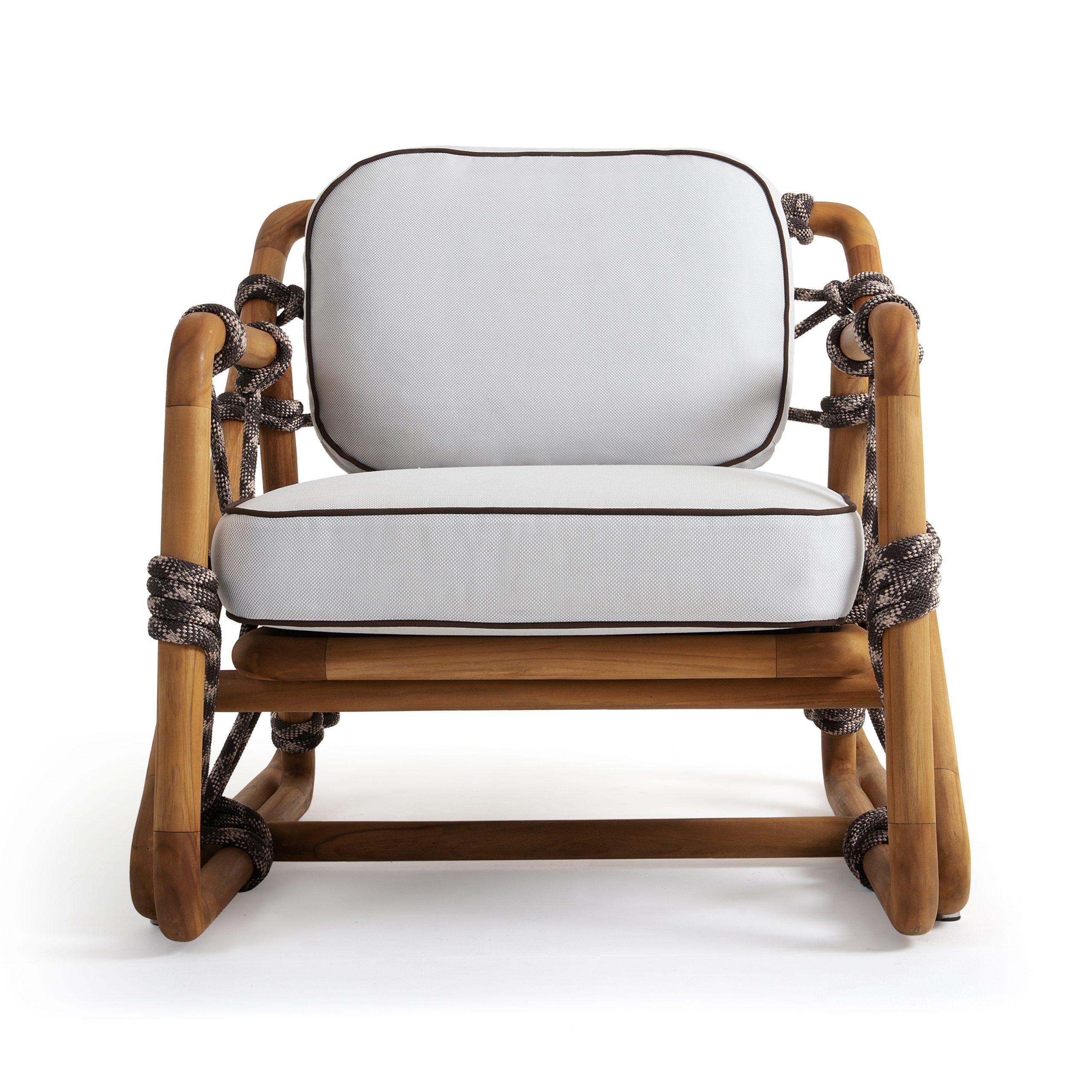 Structure: Teak wood offered in various stains.
Metal: heavy load, anti-scratch easy clean.
Weaving: Flat 4mm. high tenacity, low shrinkage filament yarn made of 100% polyester, easy clean.
Fixed Upholstery with high quality quick dry foam.
The