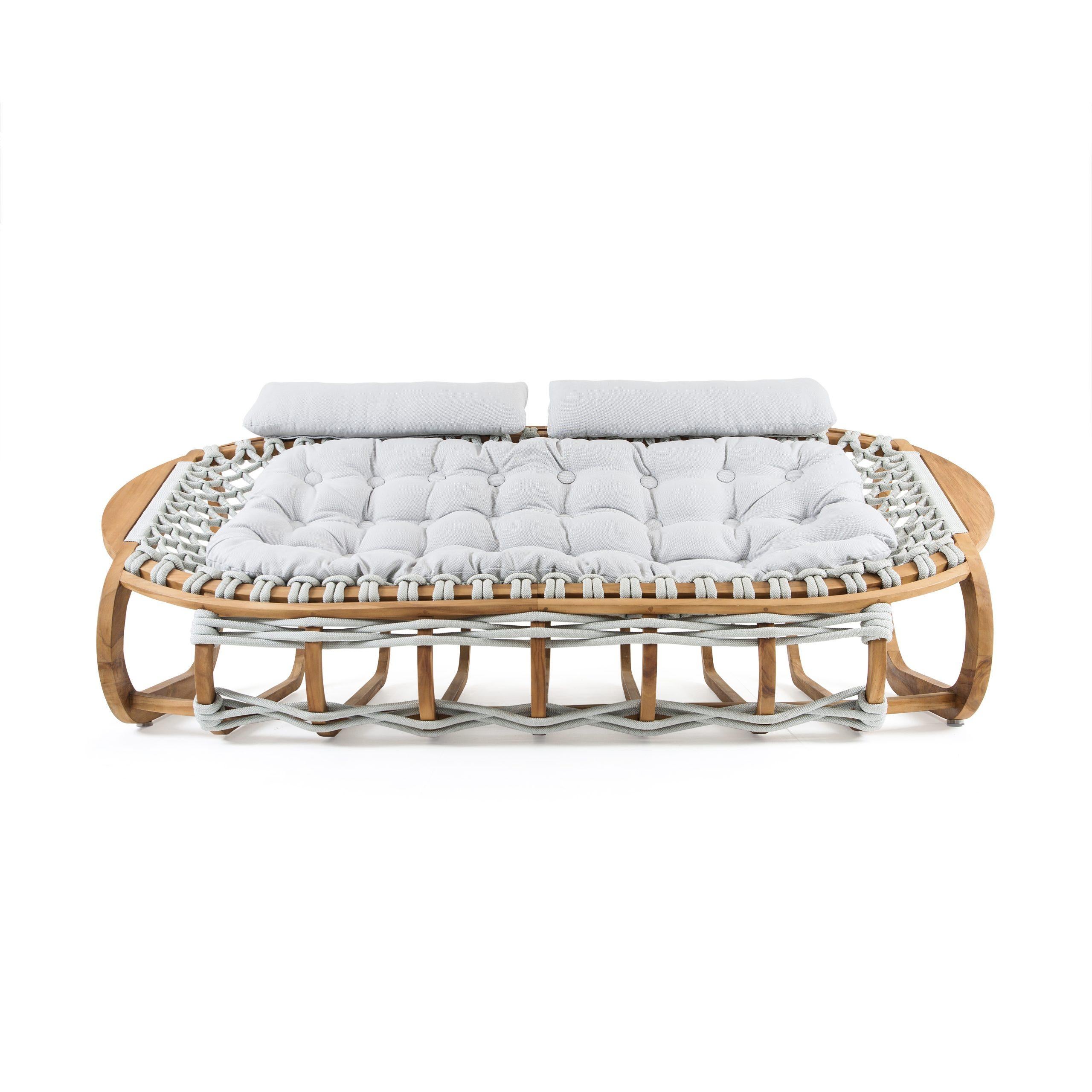 Outdoor Woven Rope Sofa in Natural Teak In New Condition For Sale In New York, NY