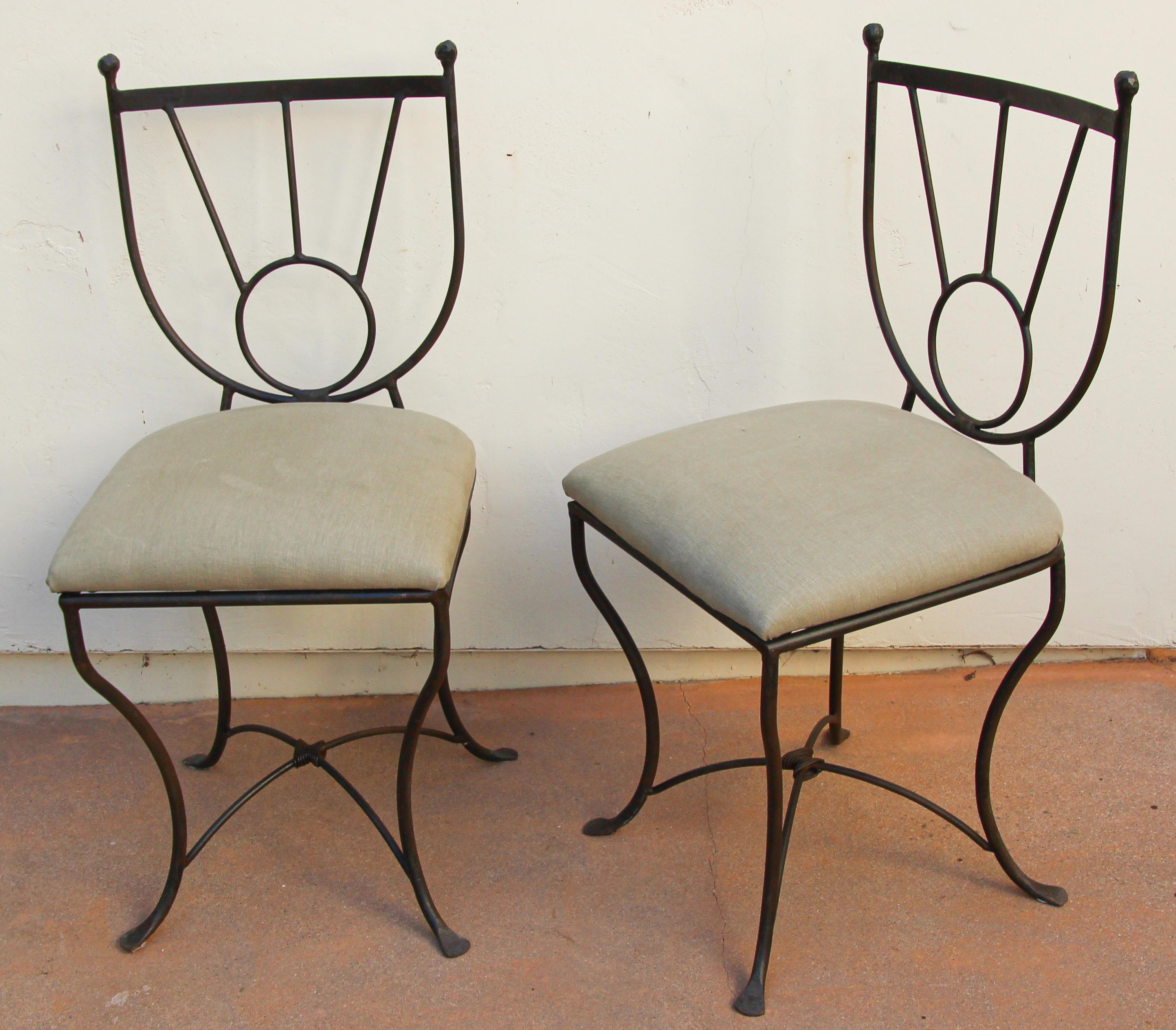 Outdoor Wrought Iron Chairs Set of Four in Mario Papperzini Style In Good Condition In North Hollywood, CA