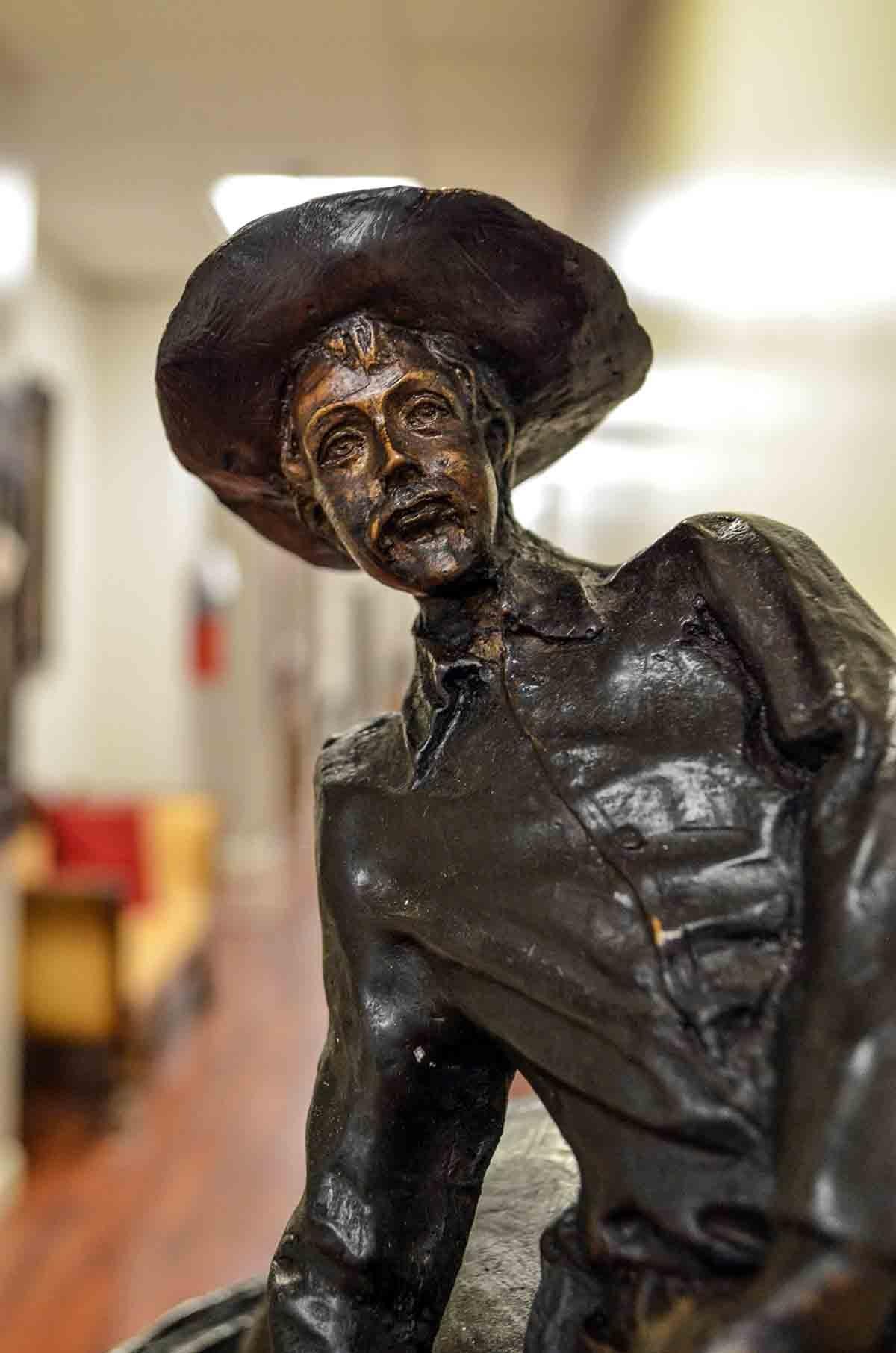 Outlaw Cast Bronze Sculpture on Marble Base, after Frederic Remington 8