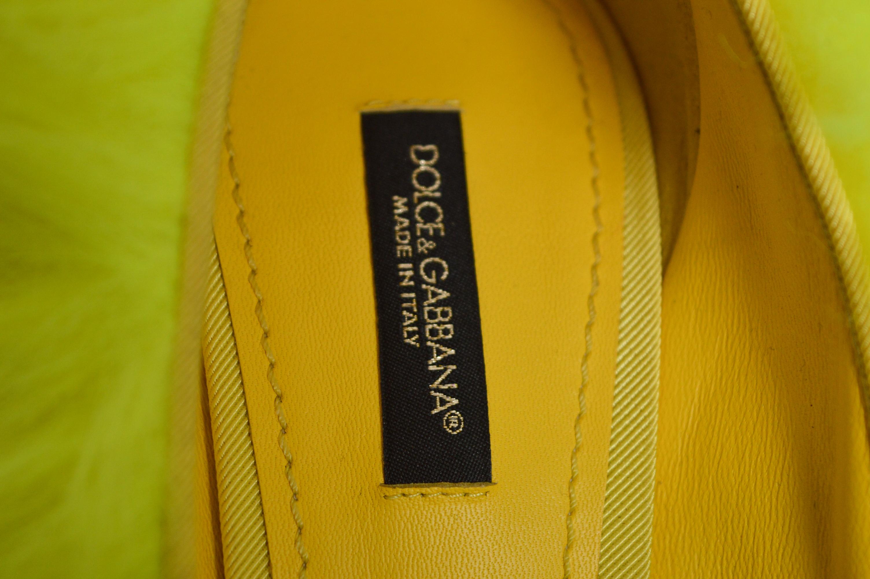 Outrageous DOLCE & GABBANA Neon Yellow fluorescent faux fur stiletto high heels In Excellent Condition In Sheffield, GB