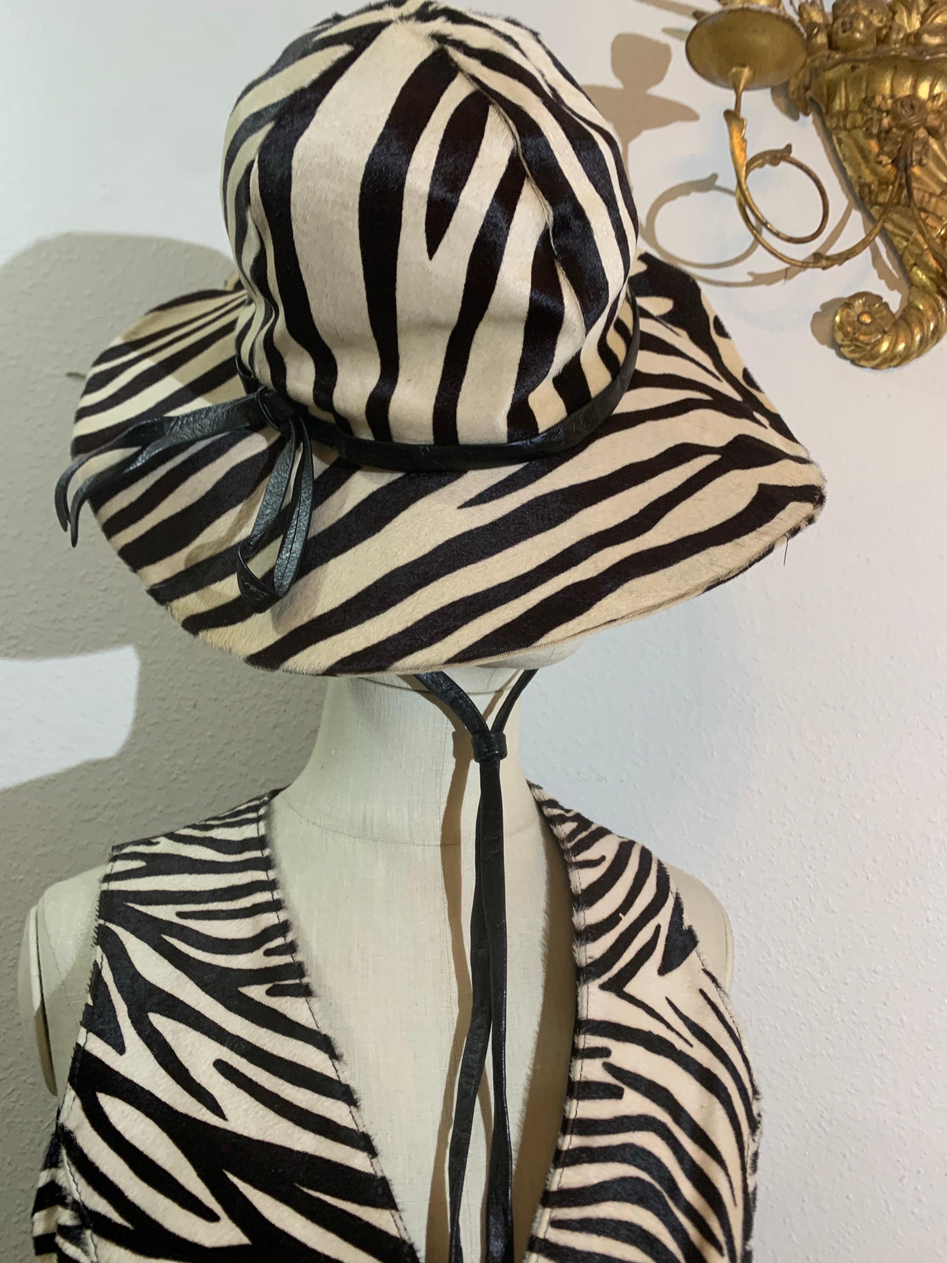 Ensemble Outrageous Zebra Stenciled Calf Skin Vest & 1960s Large Brim Hat Ensemble en vente 1