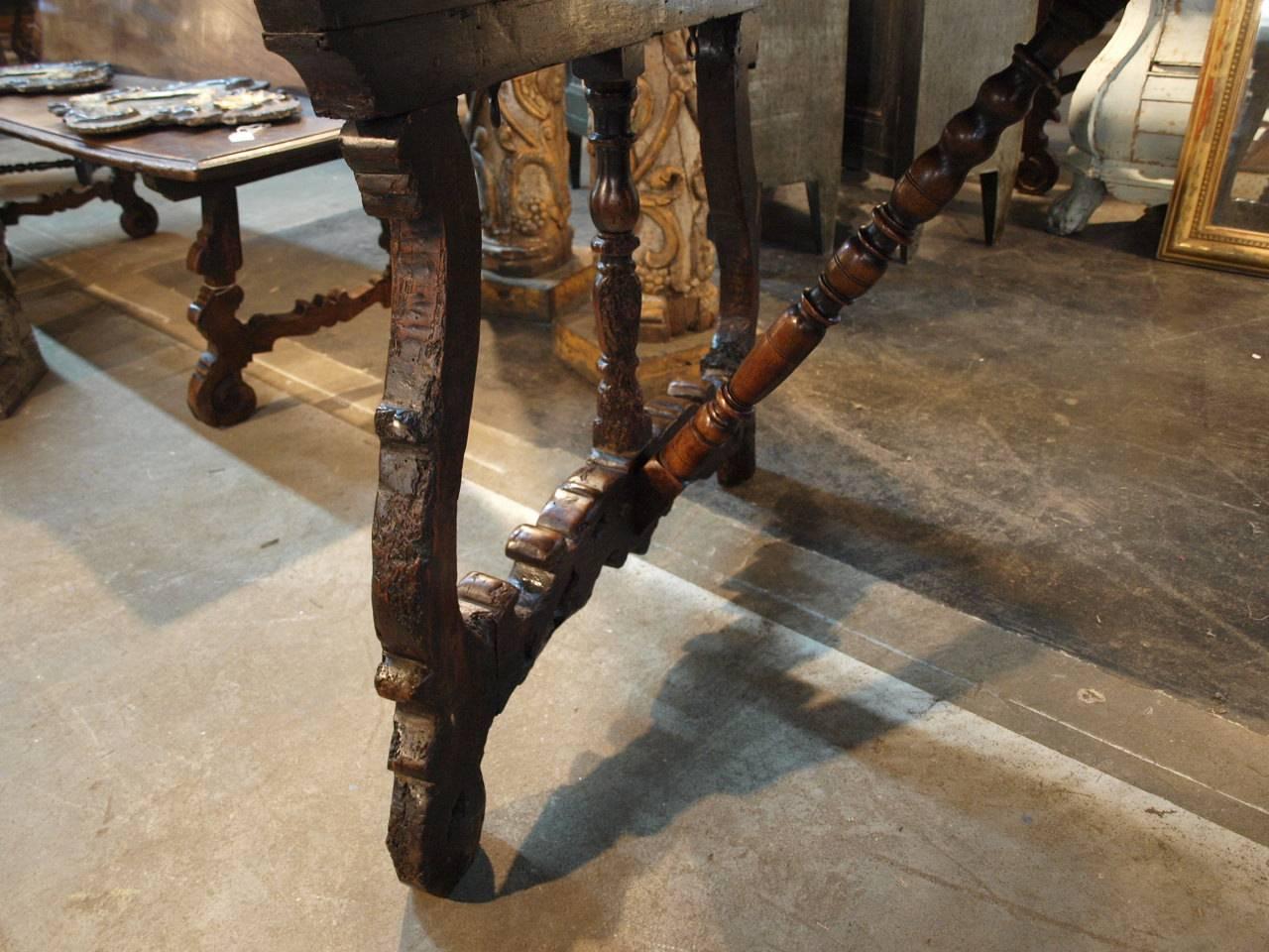 Outstanding 17th Century Italian Walnut Writing Table For Sale 4