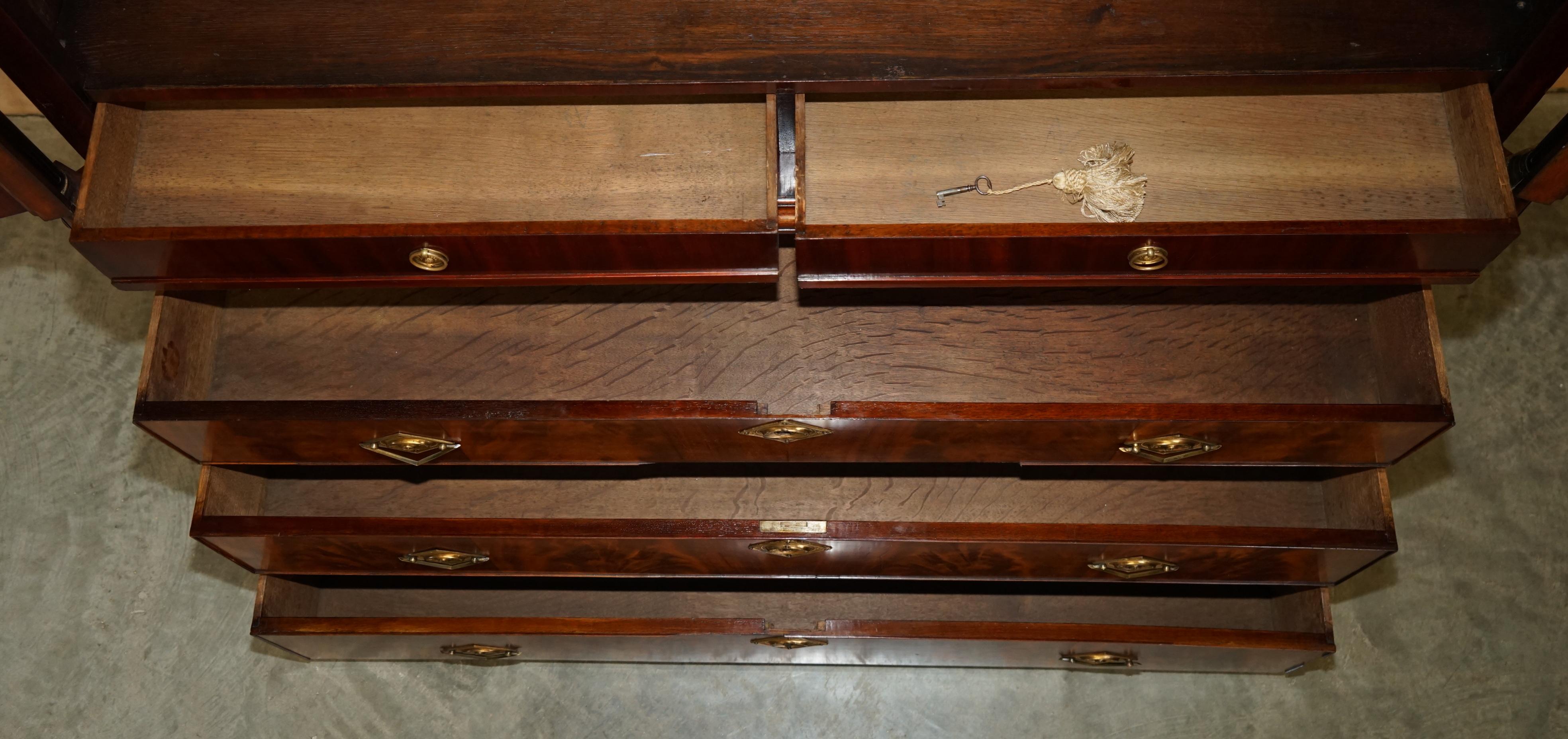 OUTSTANDING 18TH CENTURY ANTIQUE 1760 THOMAS CHIPPENDALE WARDROBE LiNEN PRESS For Sale 11