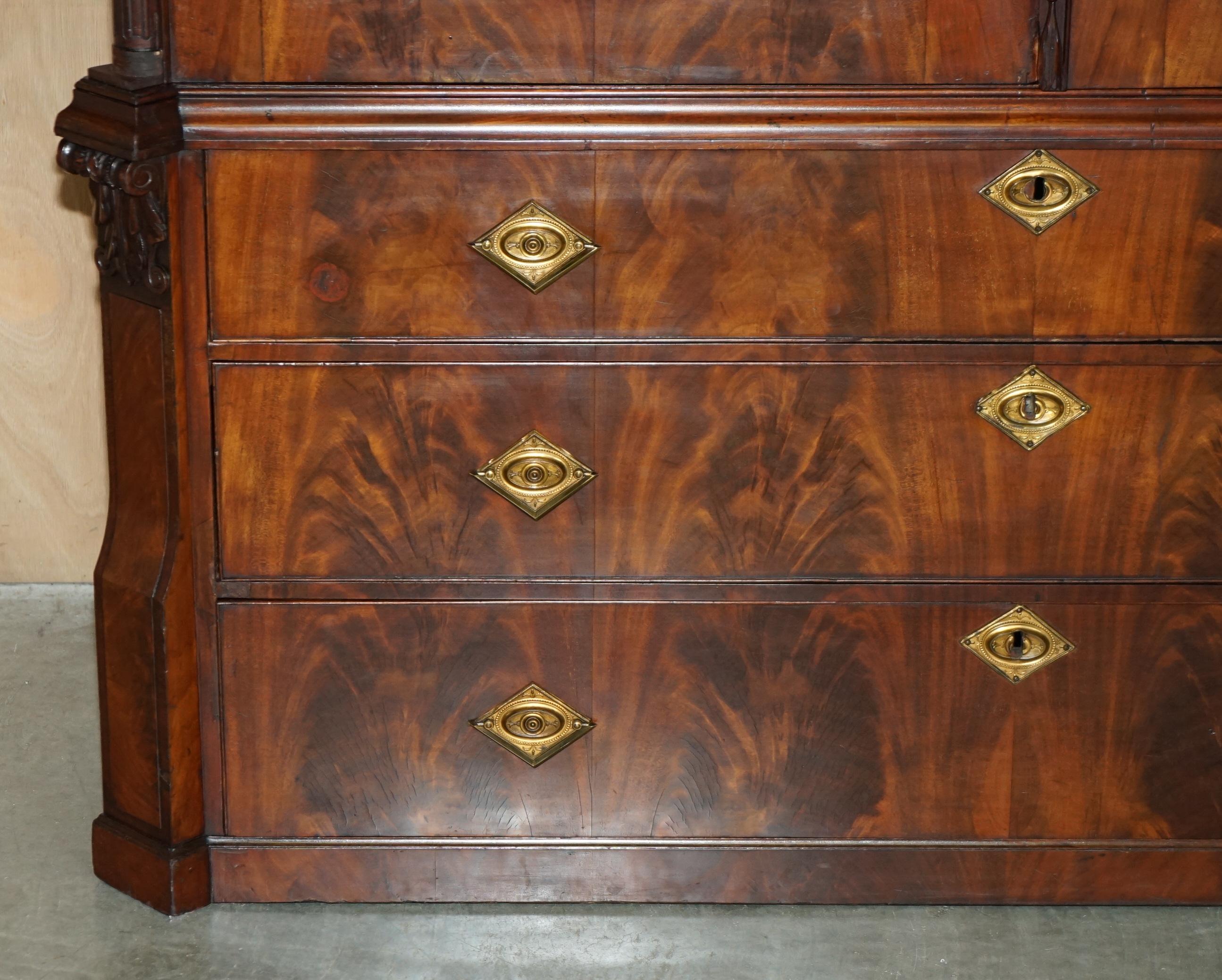 English OUTSTANDING 18TH CENTURY ANTIQUE 1760 THOMAS CHIPPENDALE WARDROBE LiNEN PRESS For Sale