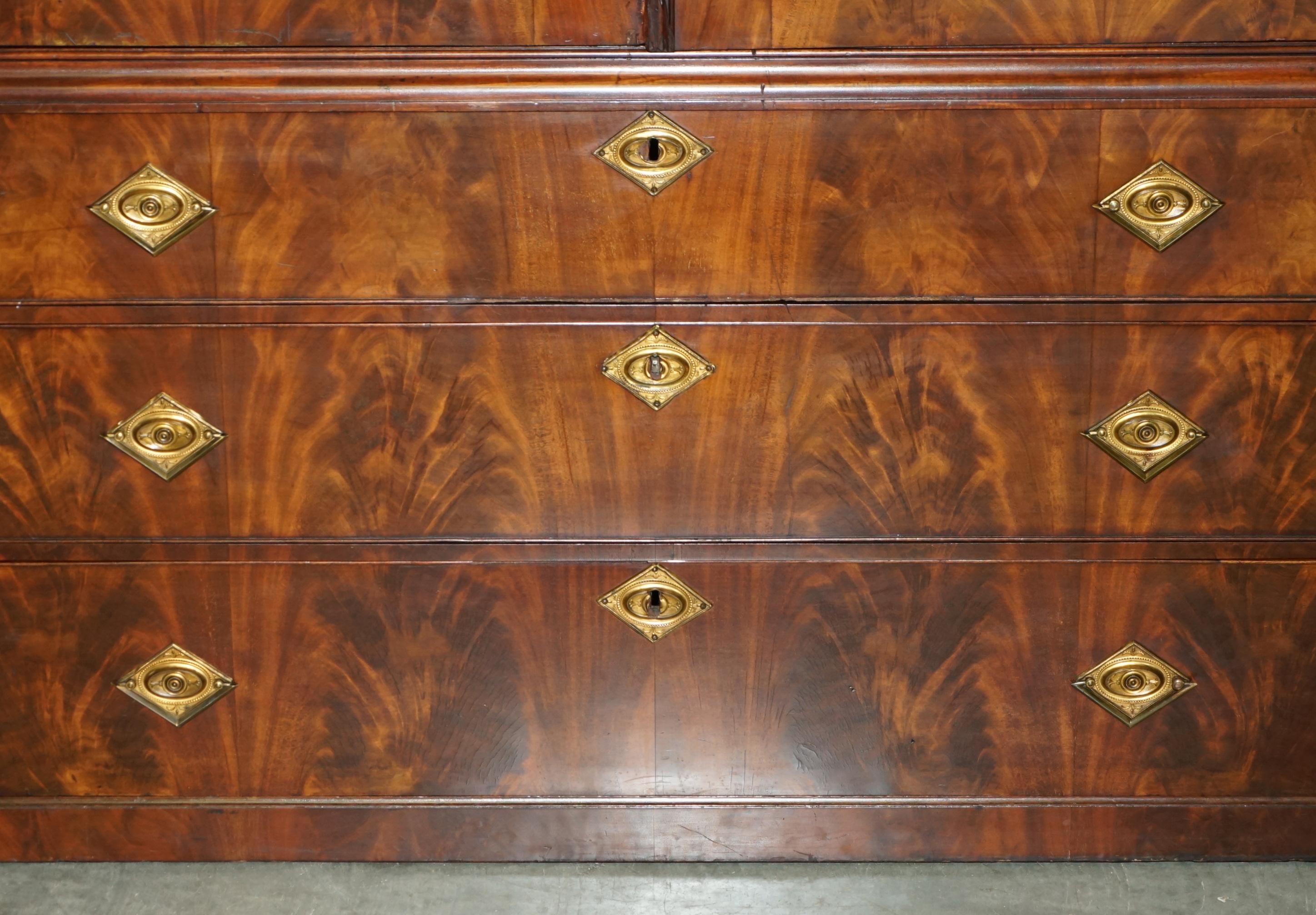 Hand-Crafted OUTSTANDING 18TH CENTURY ANTIQUE 1760 THOMAS CHIPPENDALE WARDROBE LiNEN PRESS For Sale