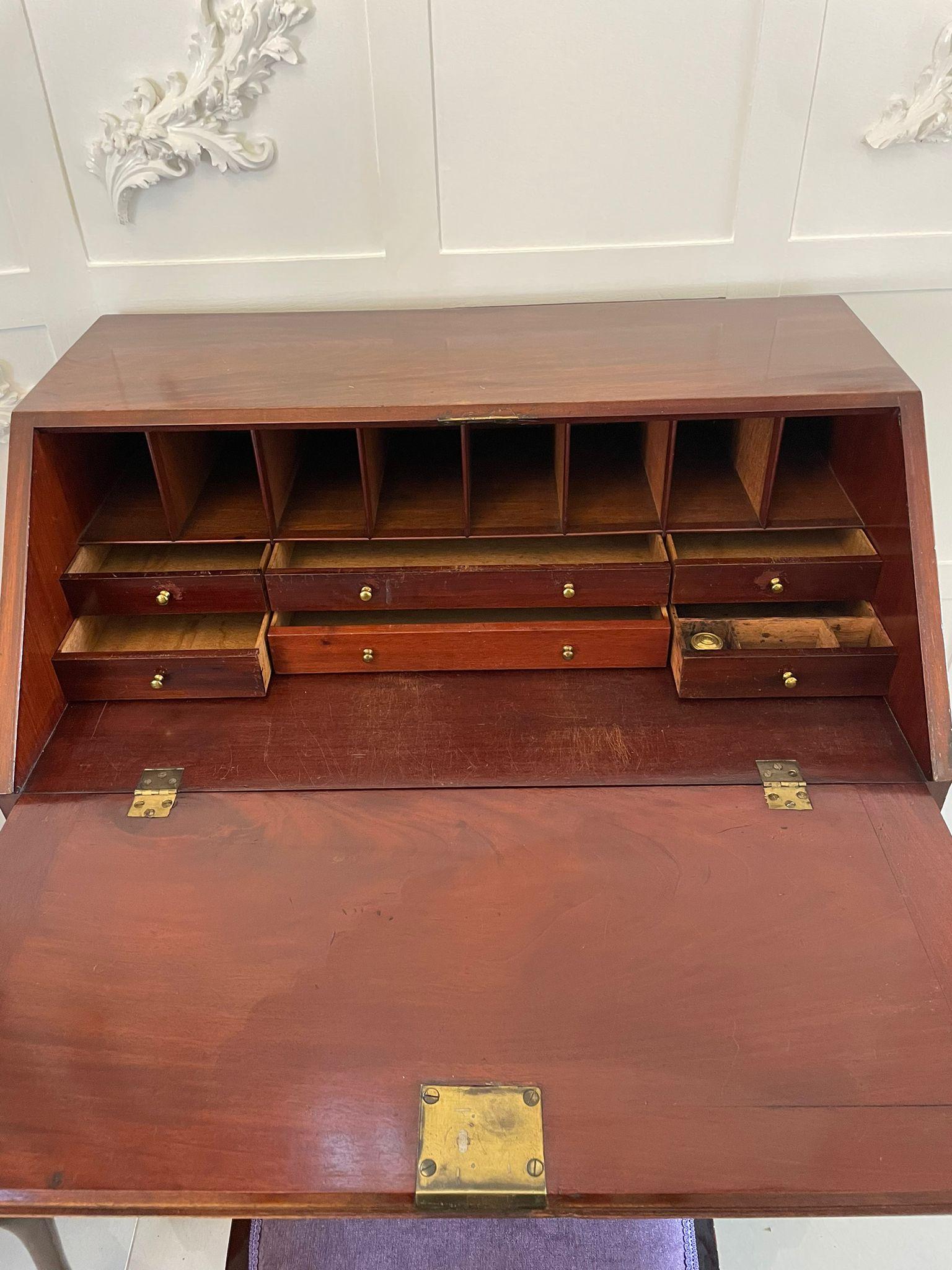 Extraordinario buró antiguo de caoba de calidad Jorge III del siglo XVIII en venta 1