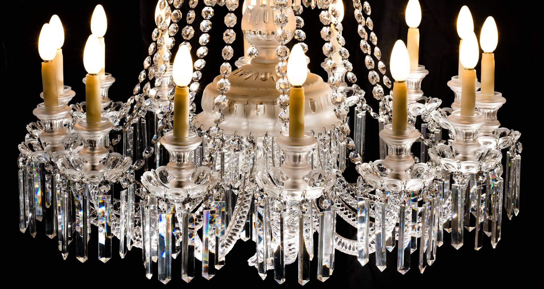 Outstanding 19th Century French Crystal Chandelier, 1870s In Excellent Condition In Rome, IT