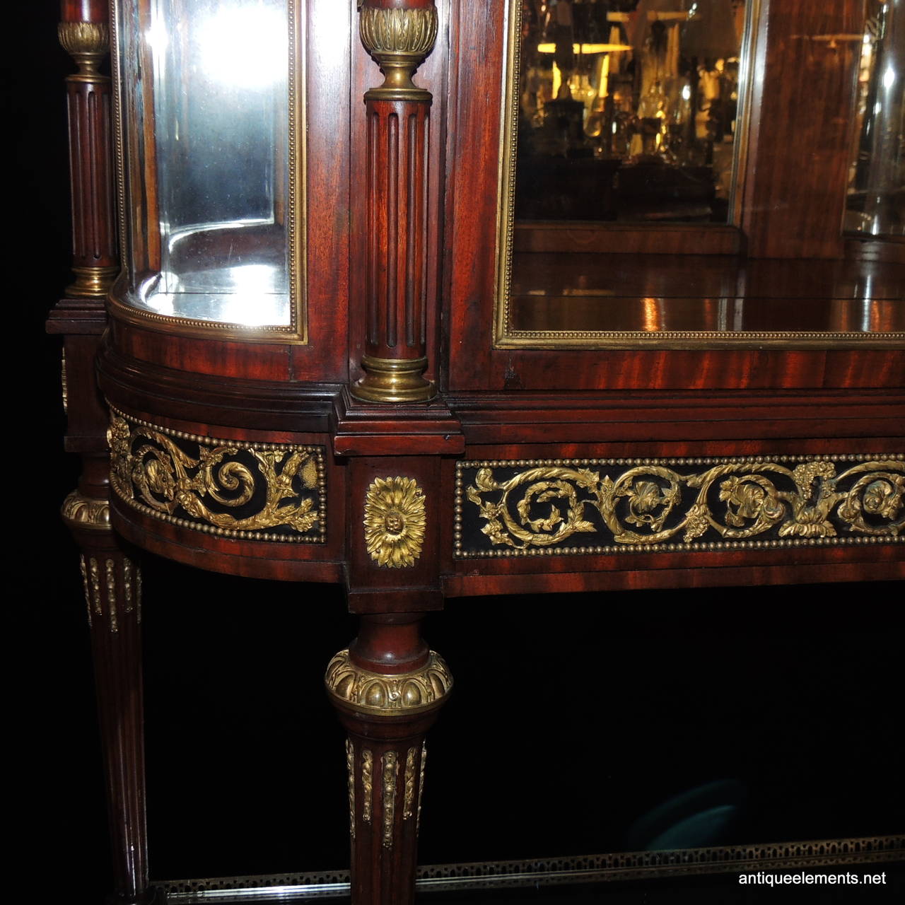 Outstanding 19th Century French Rosewood Ormolu Bronze Mounting Vitrine Curio For Sale 3