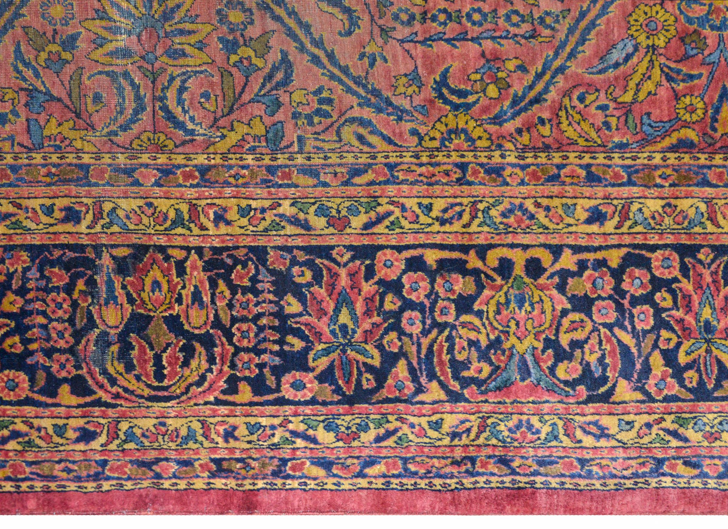 Laine Remarquable tapis Sarouk du début du XXe siècle en vente