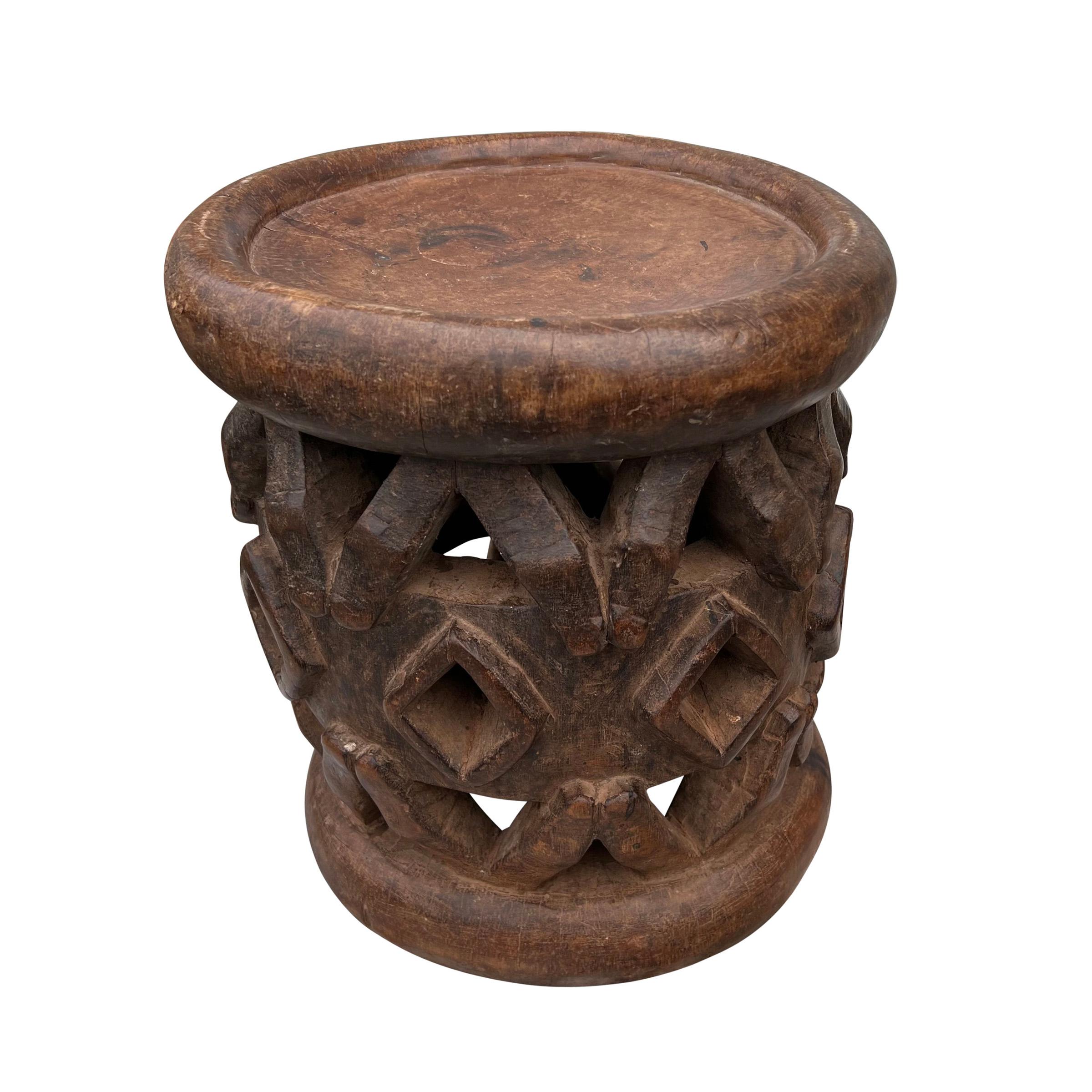 Outstanding 20th Century Bamileke Stool In Good Condition For Sale In Chicago, IL