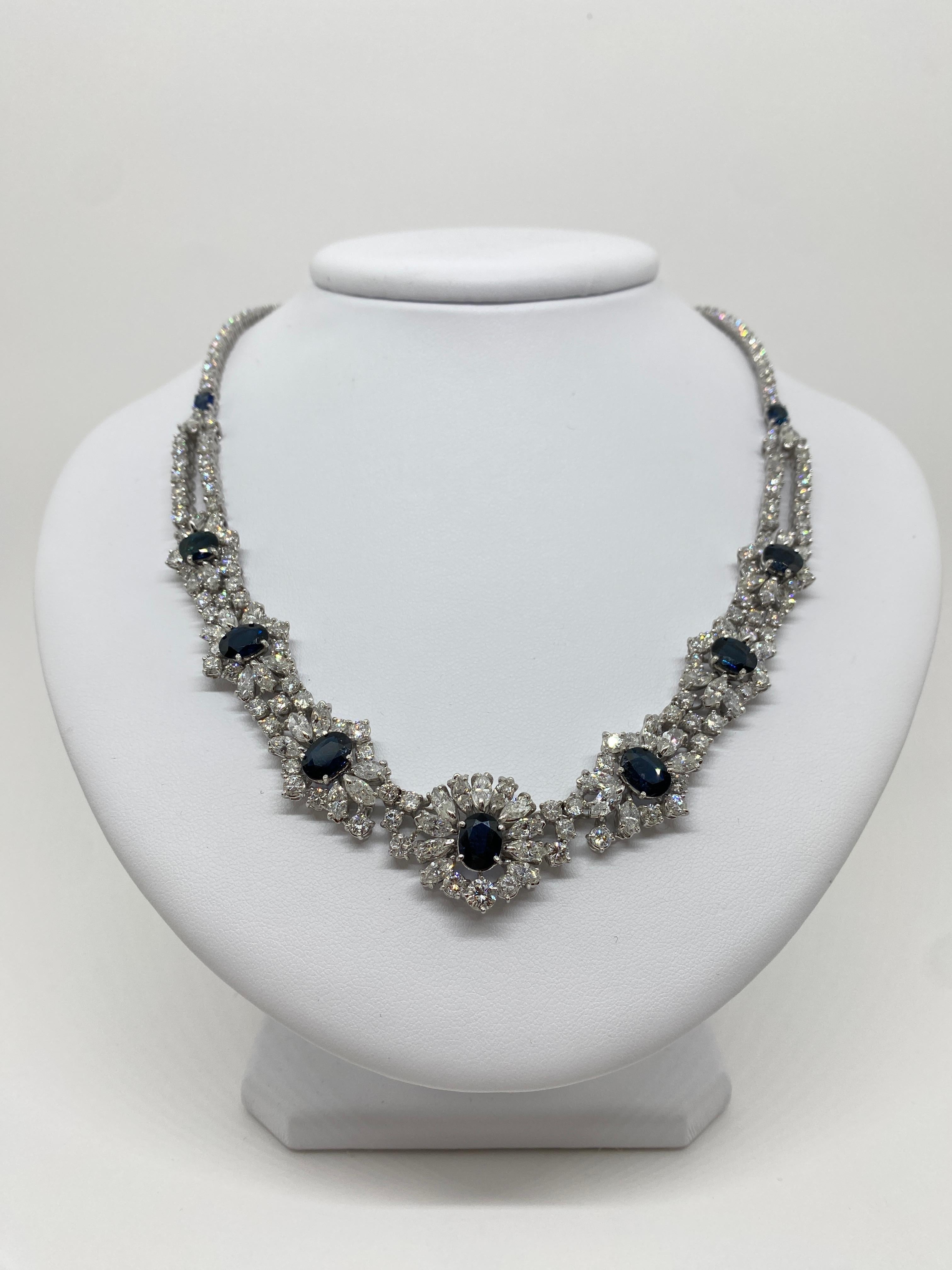 Hervorragende AIG 18Kt Halskette mit 22,01 Karat weißen Diamanten und 10,40 Karat blauen Saphiren Damen