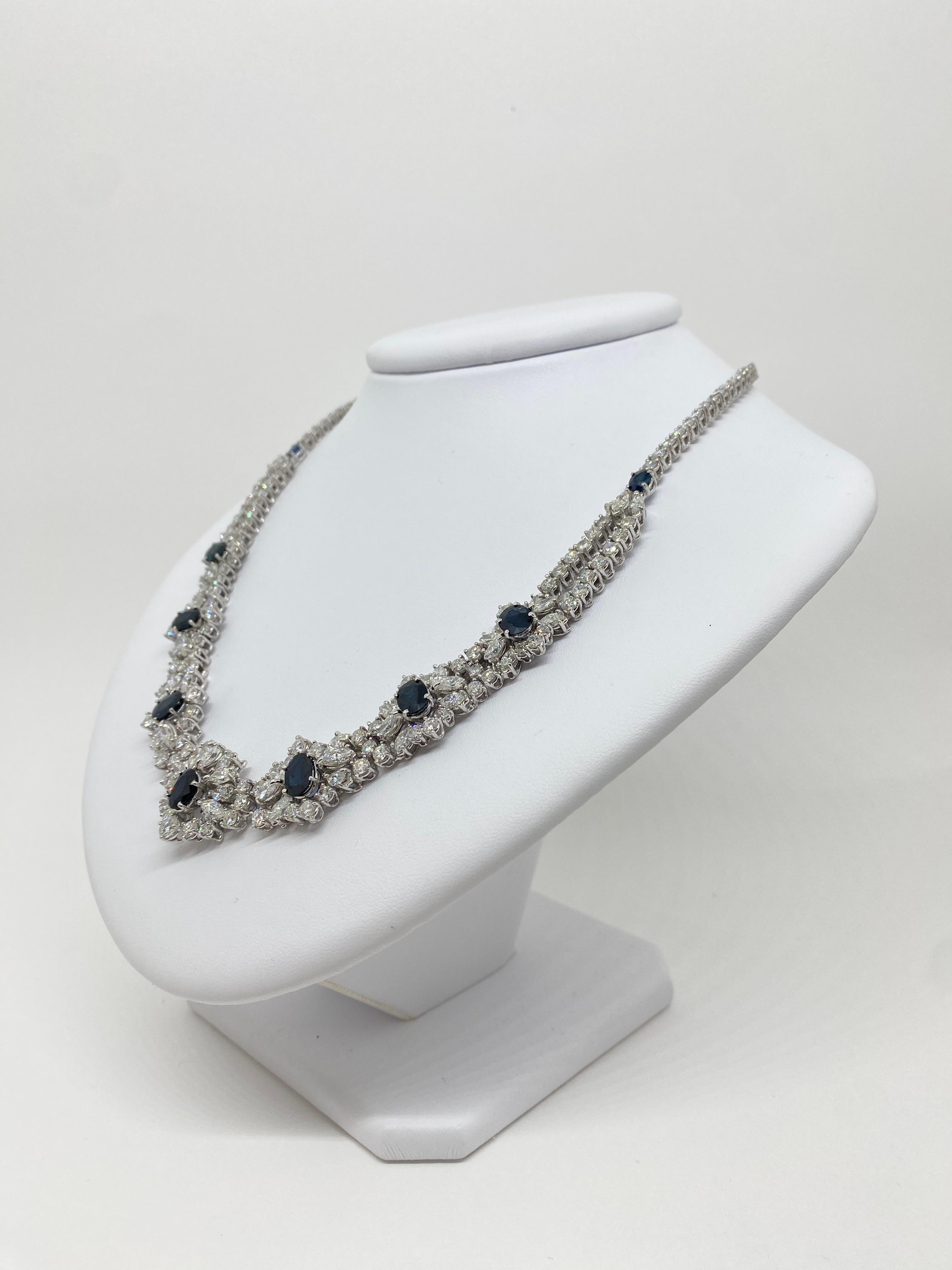 Hervorragende AIG 18Kt Halskette mit 22,01 Karat weißen Diamanten und 10,40 Karat blauen Saphiren 2