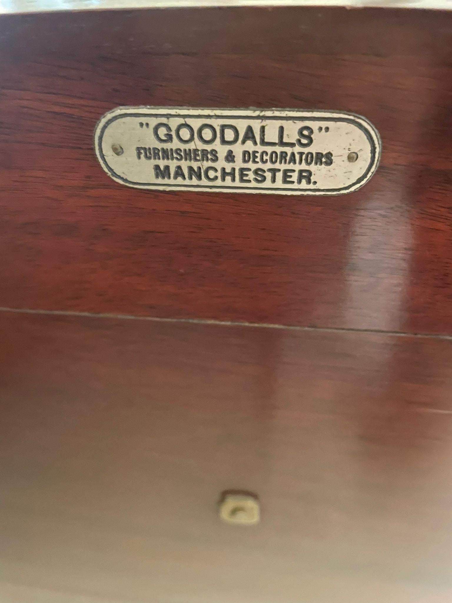 Remarquable buffet ancien en acajou édouardien par Goodall of Manchester en vente 12