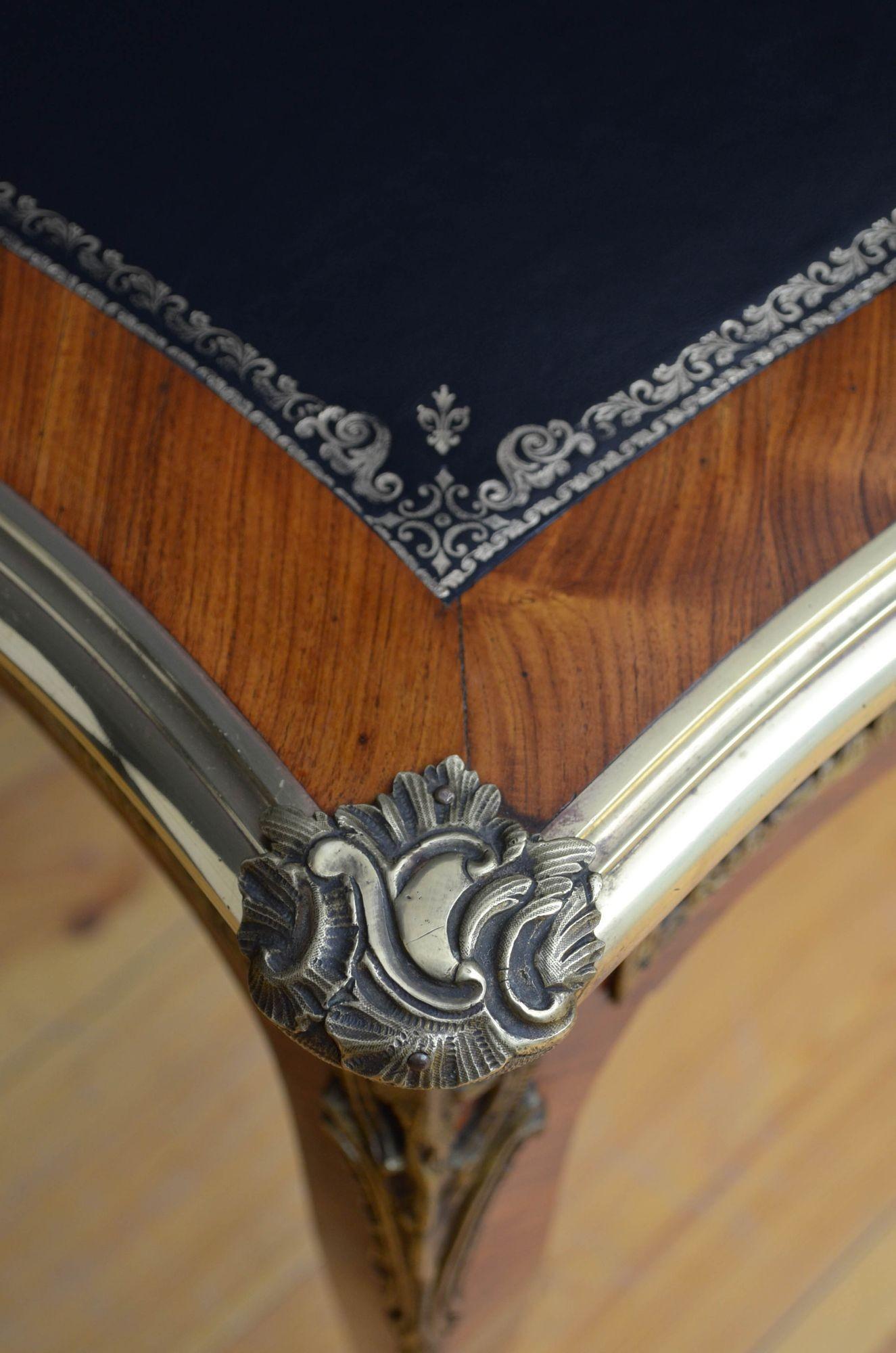 Table à écrire ancienne en tulipier Bon état - En vente à Whaley Bridge, GB