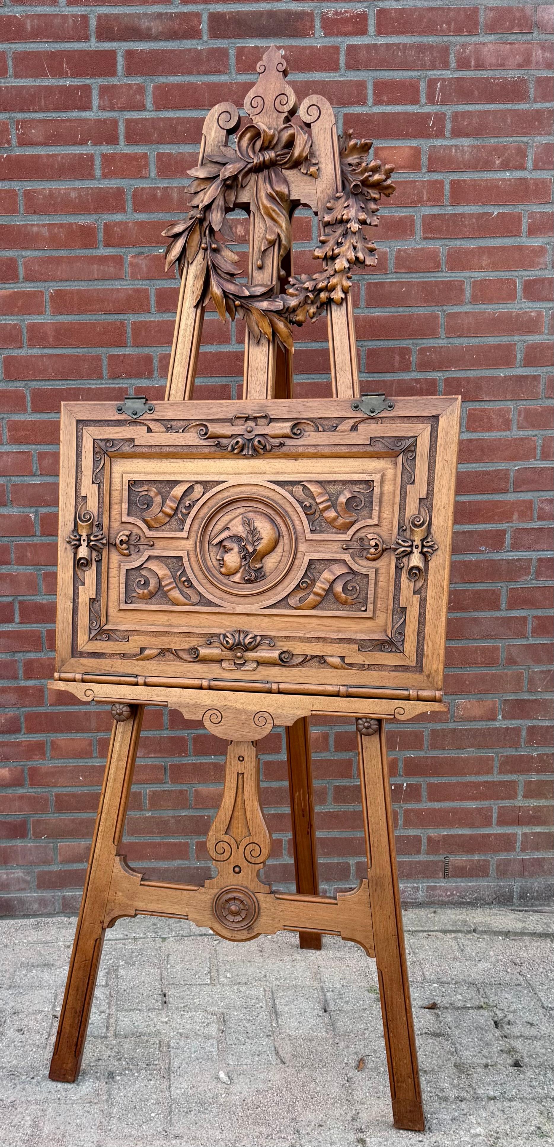Magnifique chevalet ancien de studio ou de galerie / présentoir à dessin avec couronne en vente 3