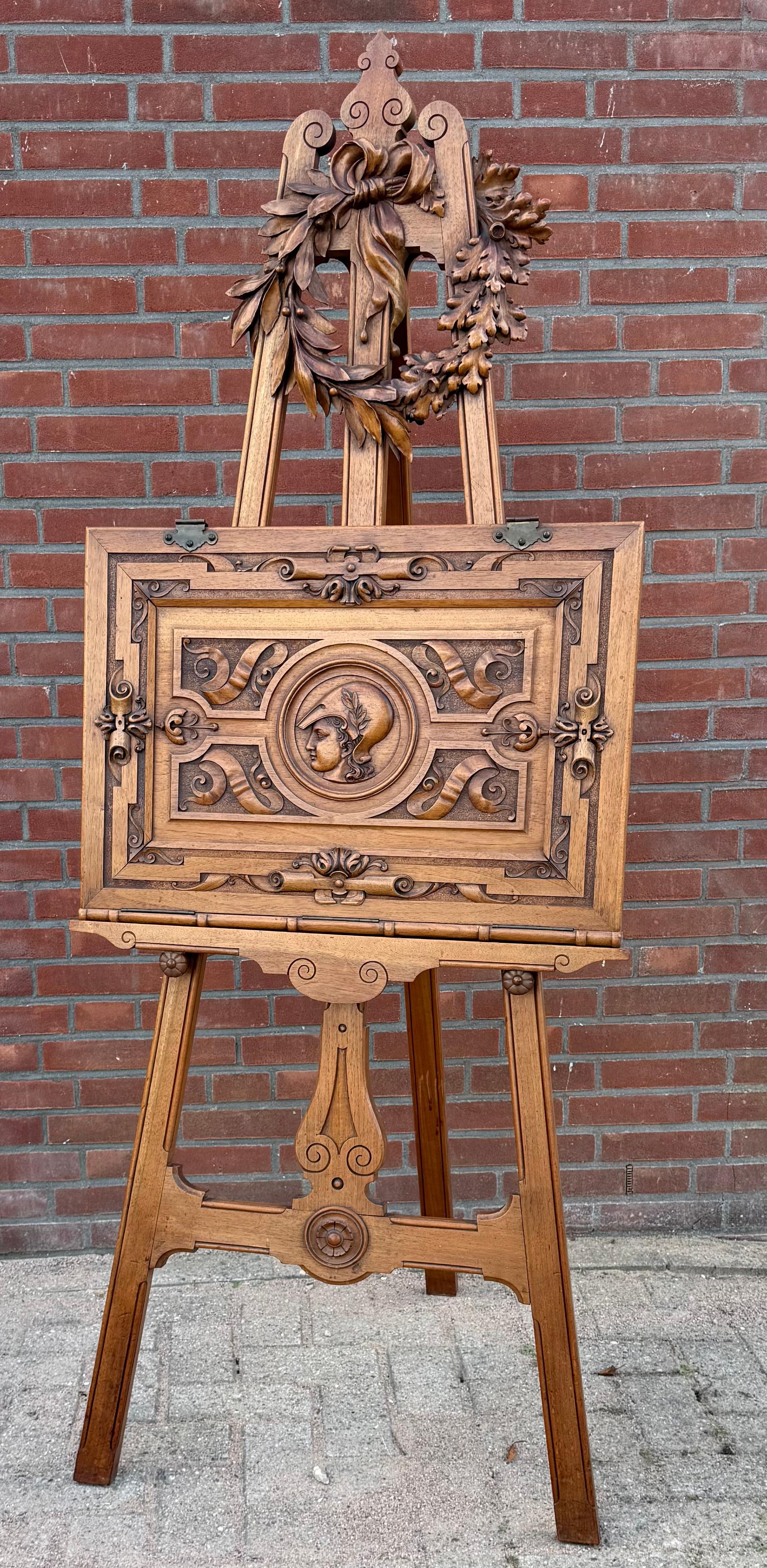 Magnifique chevalet ancien de studio ou de galerie / présentoir à dessin avec couronne en vente 7