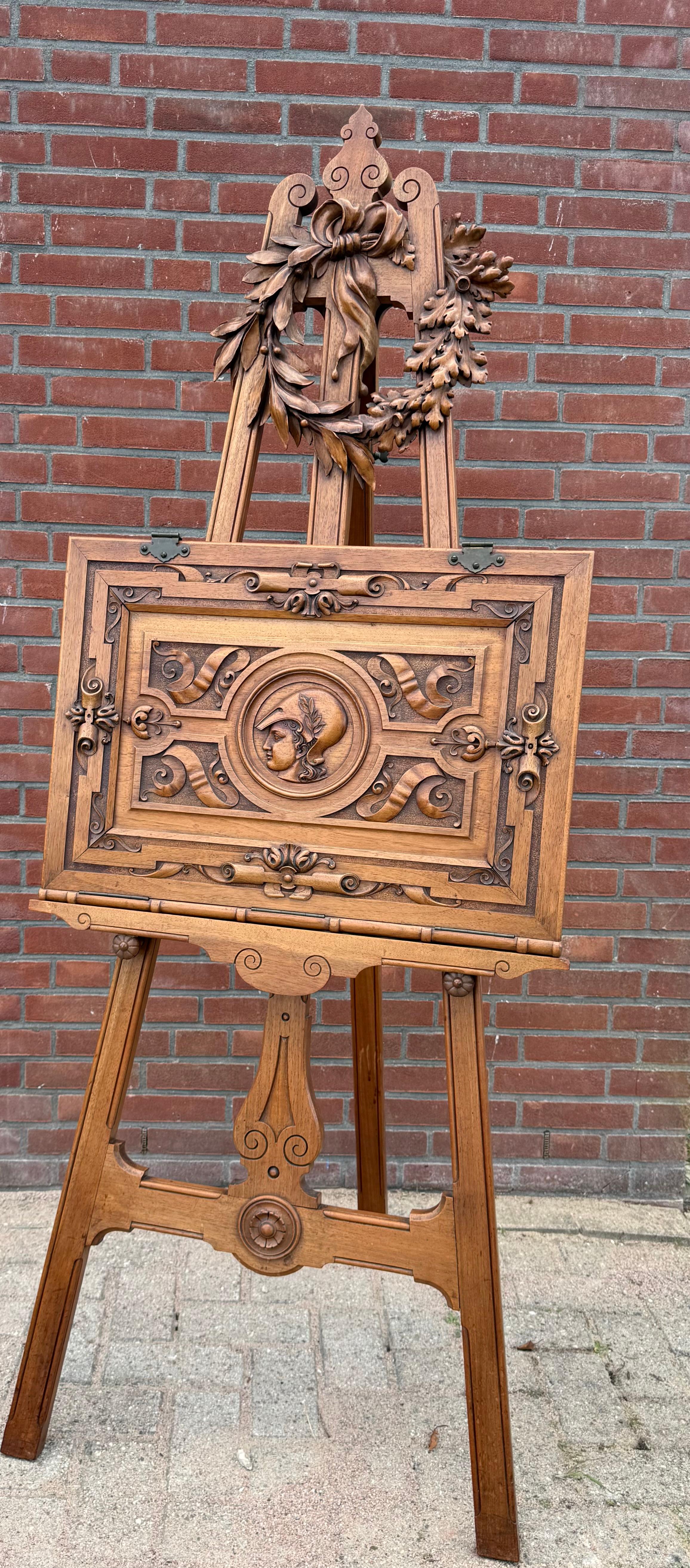 Magnifique chevalet ancien de studio ou de galerie / présentoir à dessin avec couronne en vente 8