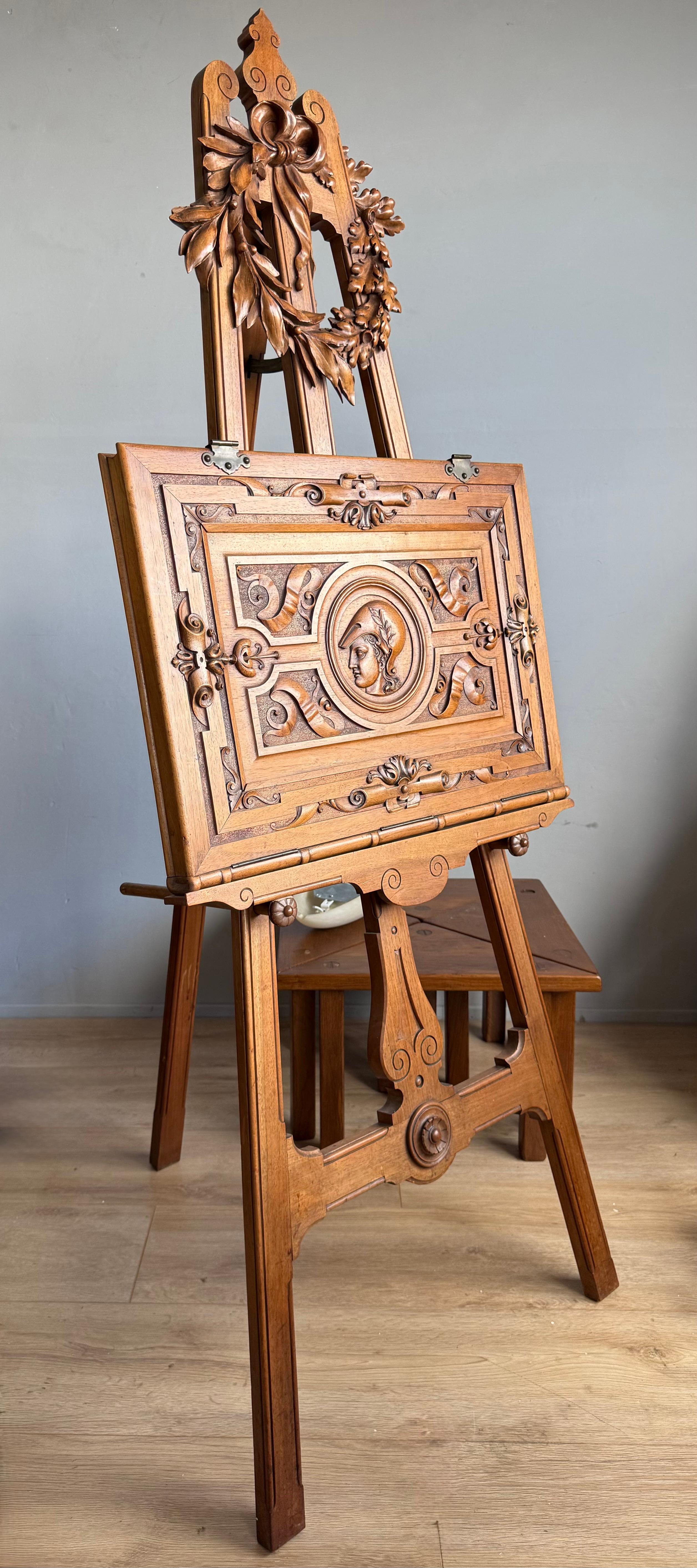 Magnifique chevalet ancien de studio ou de galerie / présentoir à dessin avec couronne en vente 12