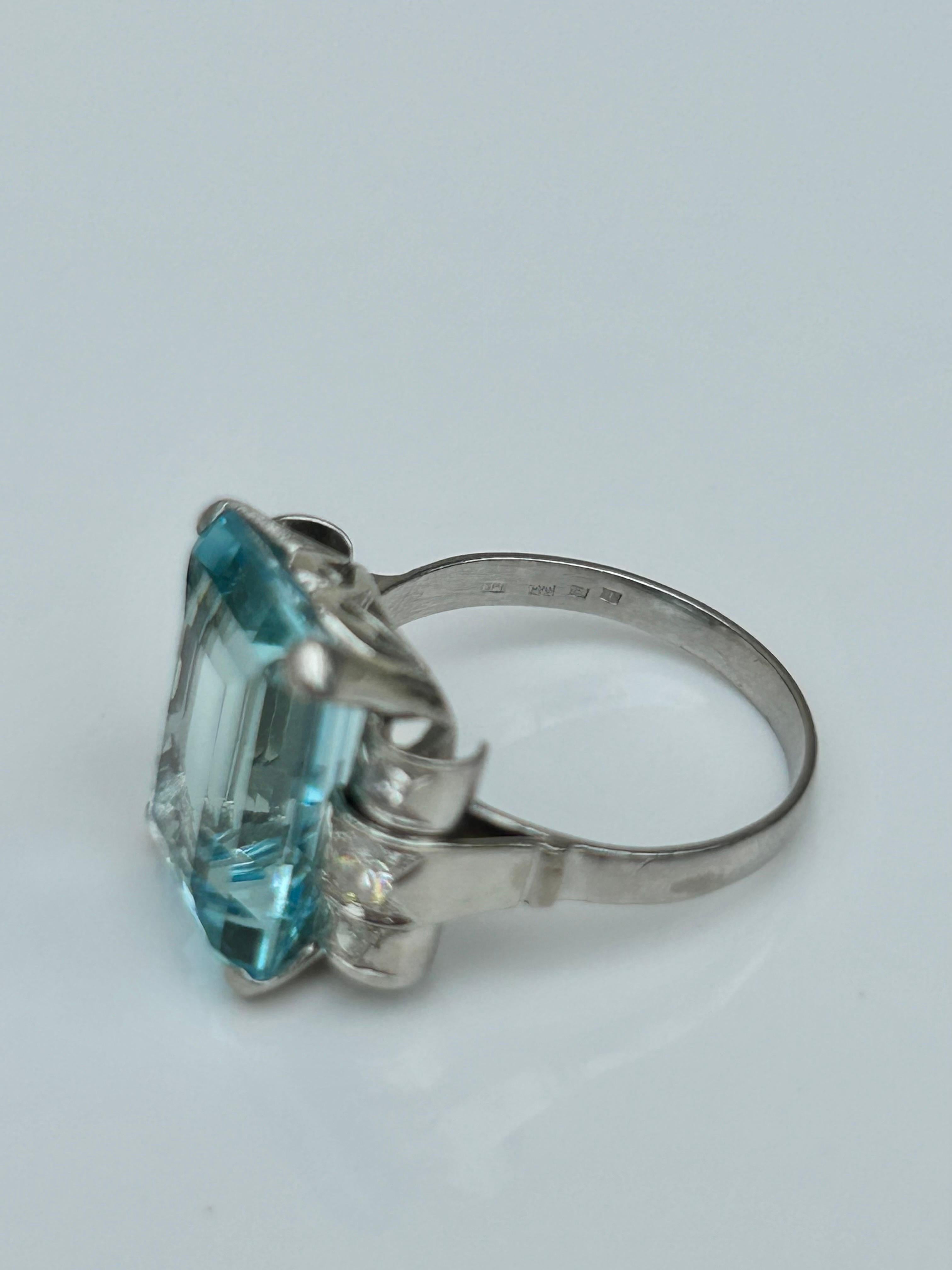 Women's or Men's Outstanding Art Deco C.1930 Platinum Aquamarine and Diamond Ring 