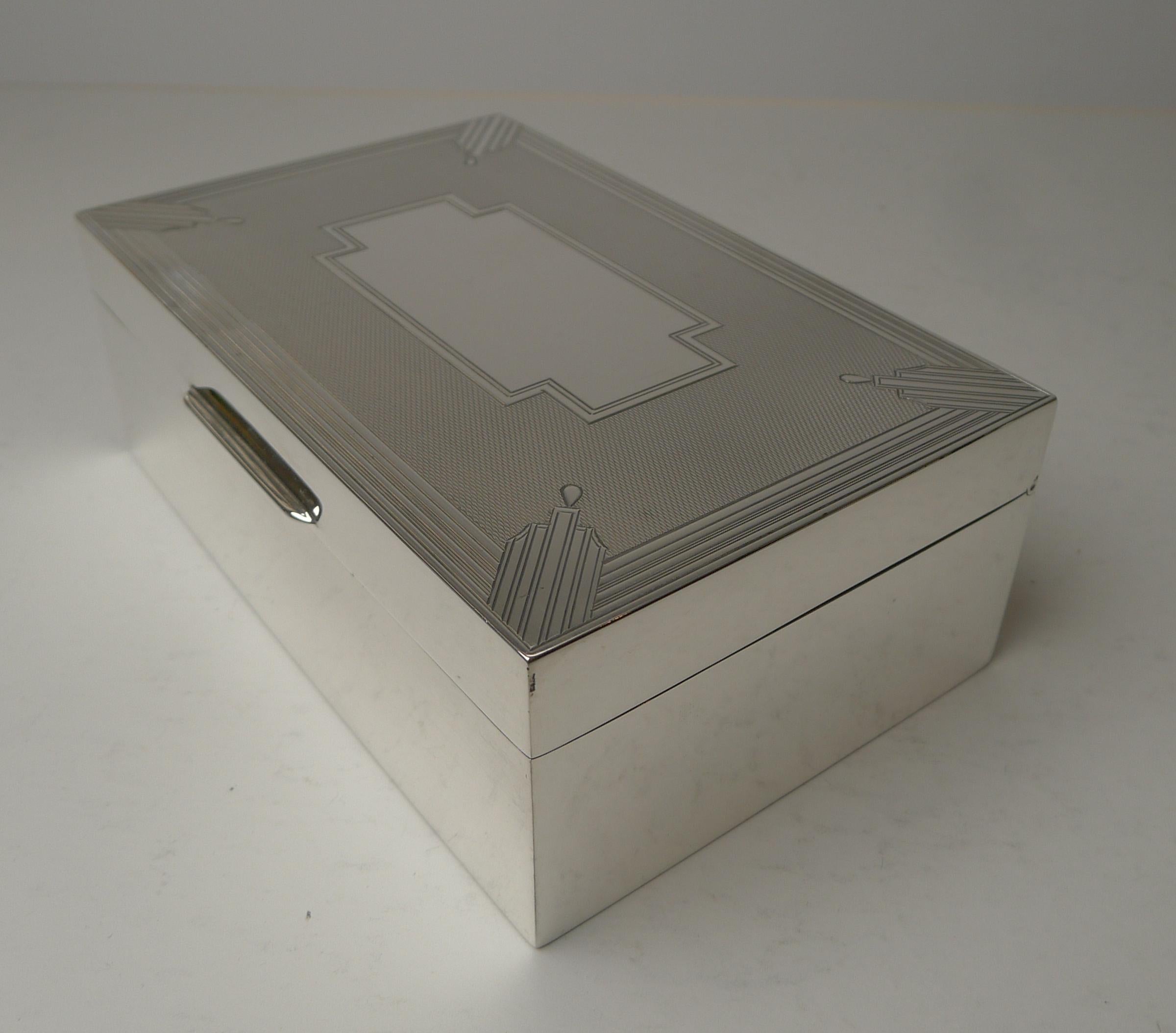 Sterling Silver Outstanding Art Deco Silver Cigarette / Table Box, 1934