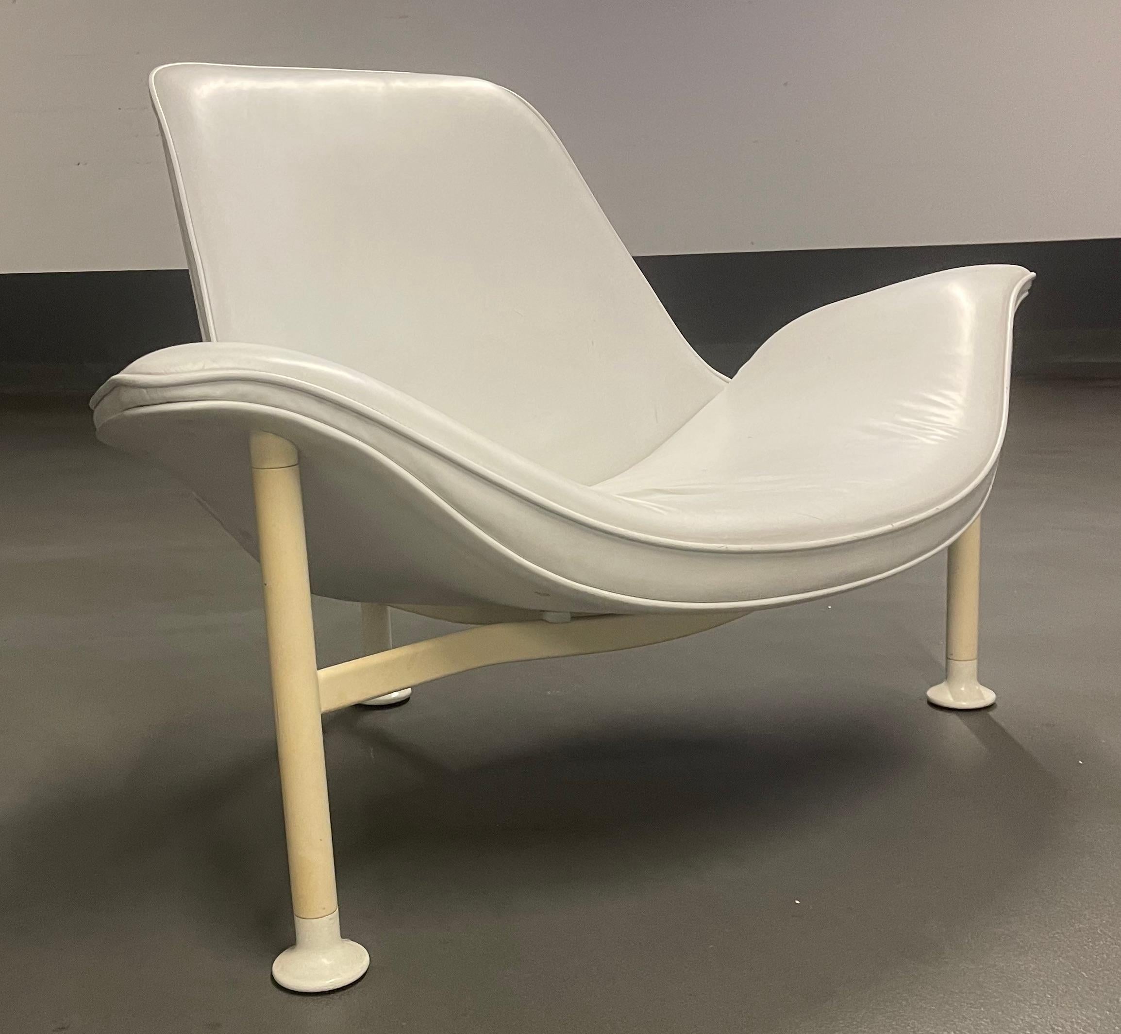 We are very proud to offer this outstanding rare lounge chair by jørgen kastholm. In more than 20 years of searching, dealing and collecting we only saw 2 of these big chairs. A white one with white base and a brown one with chromed base. According