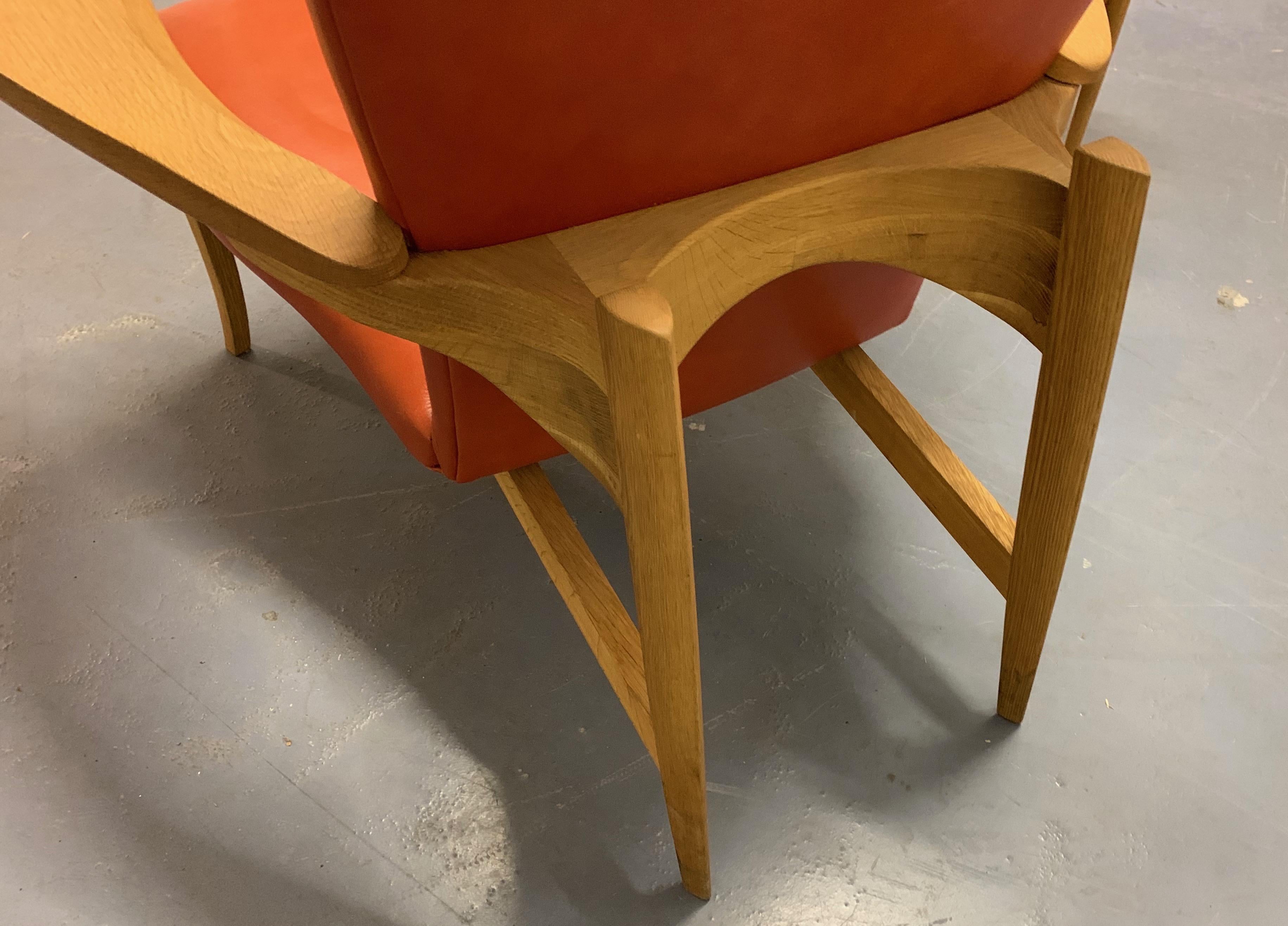 Hervorragender Sessel und Beistelltisch für Tischler (Skandinavische Moderne) im Angebot