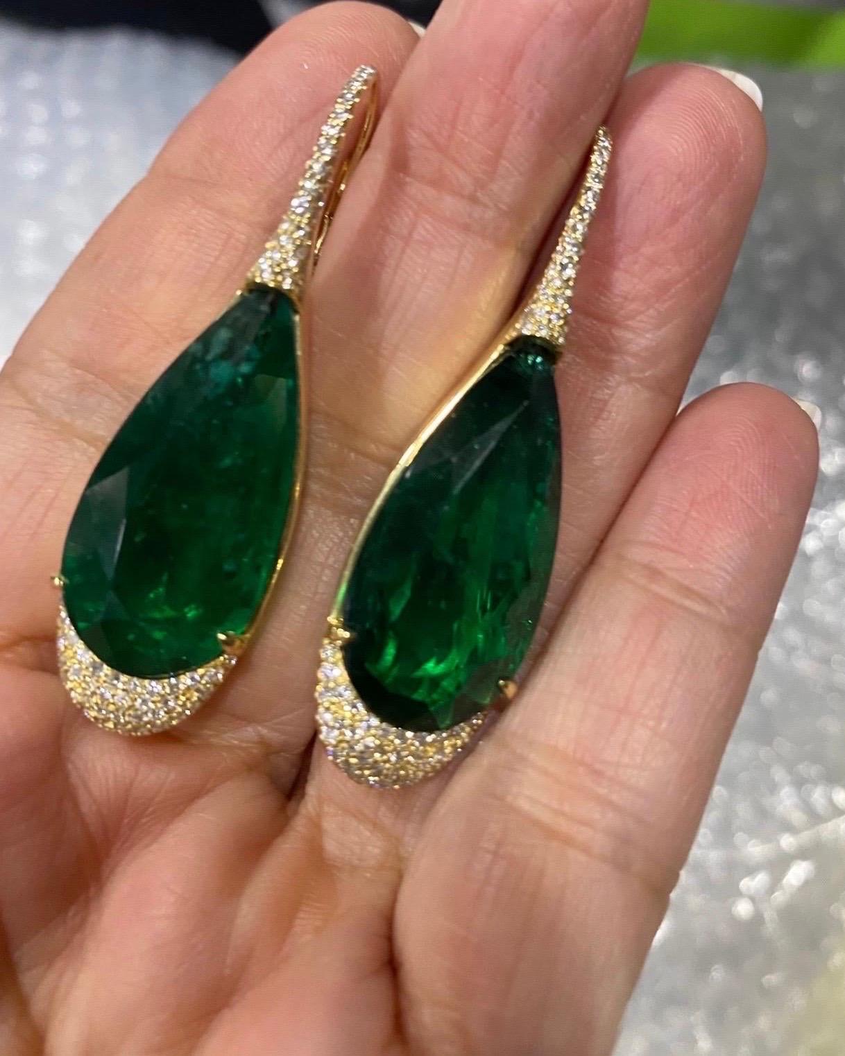 Mindi Mond Certified 31.29 Carat Natural Zambian Emerald Diamond Drop Earrings For Sale 3