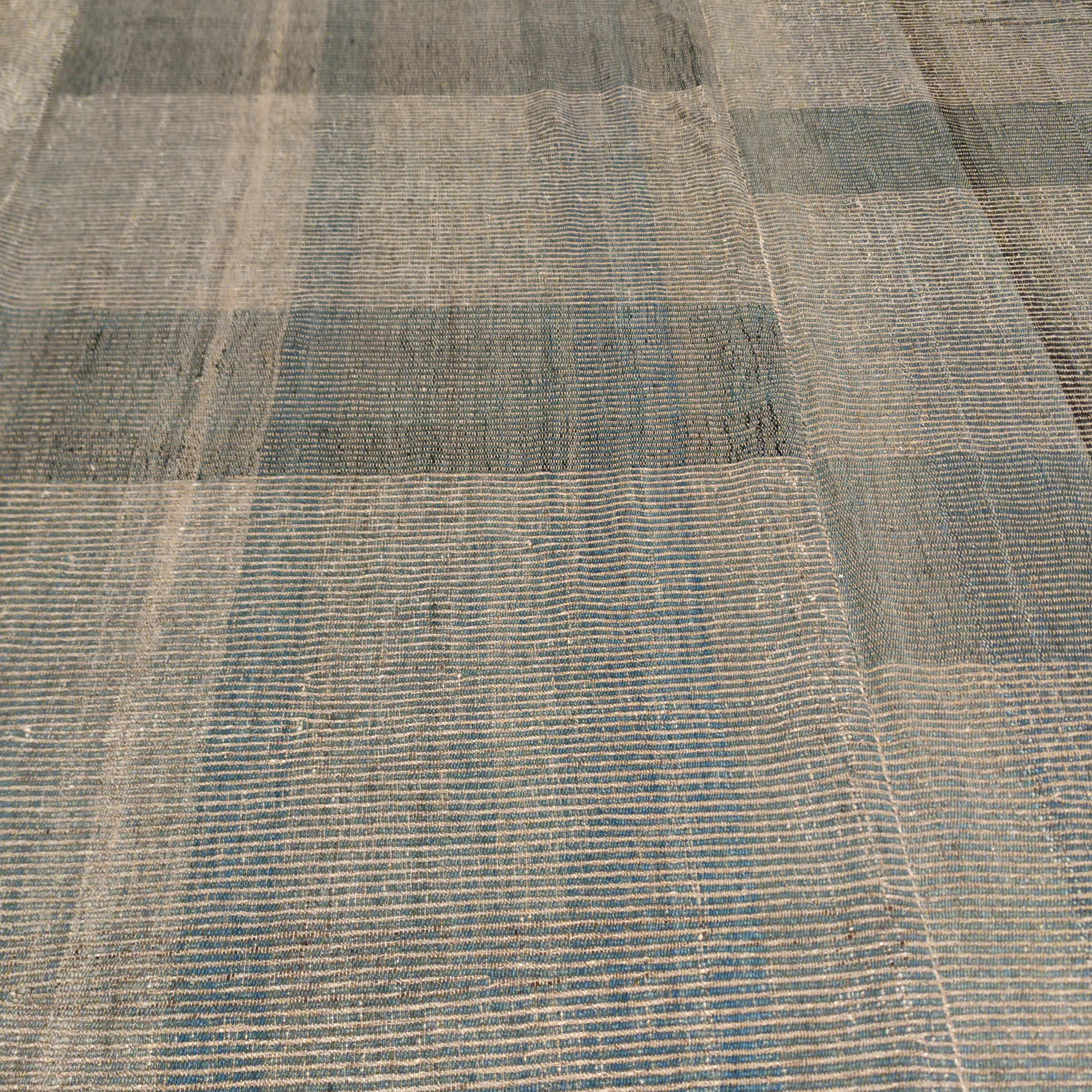 Hervorragender zeitgenössischer blauer übergroßer geometrischer Kelim-Teppich in Übergröße 11 x 15 Fuß im Zustand „Neu“ im Angebot in Milan, IT