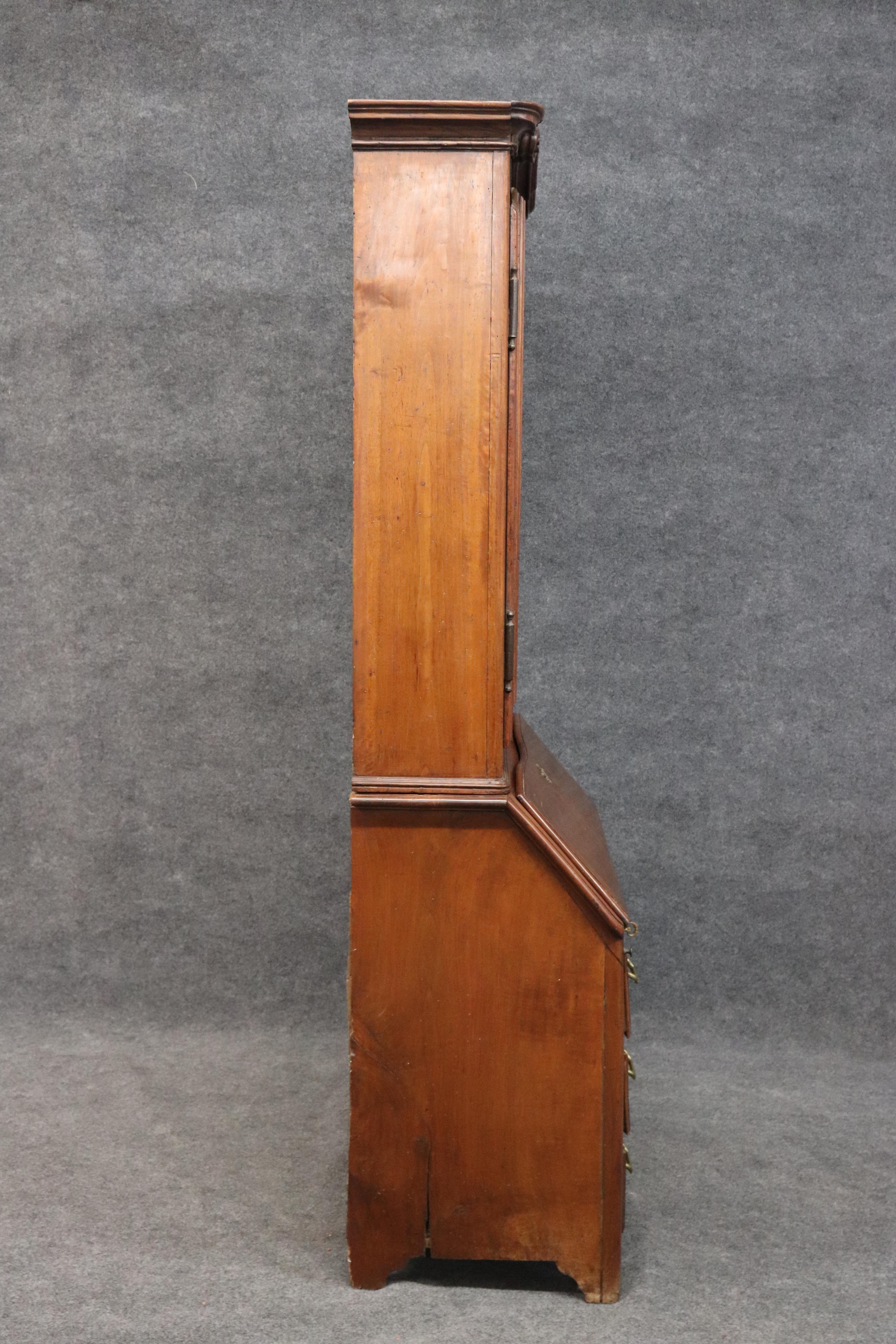 Outstanding Country French Period 1780s era Walnut Secretary Desk with Bookcase For Sale 10