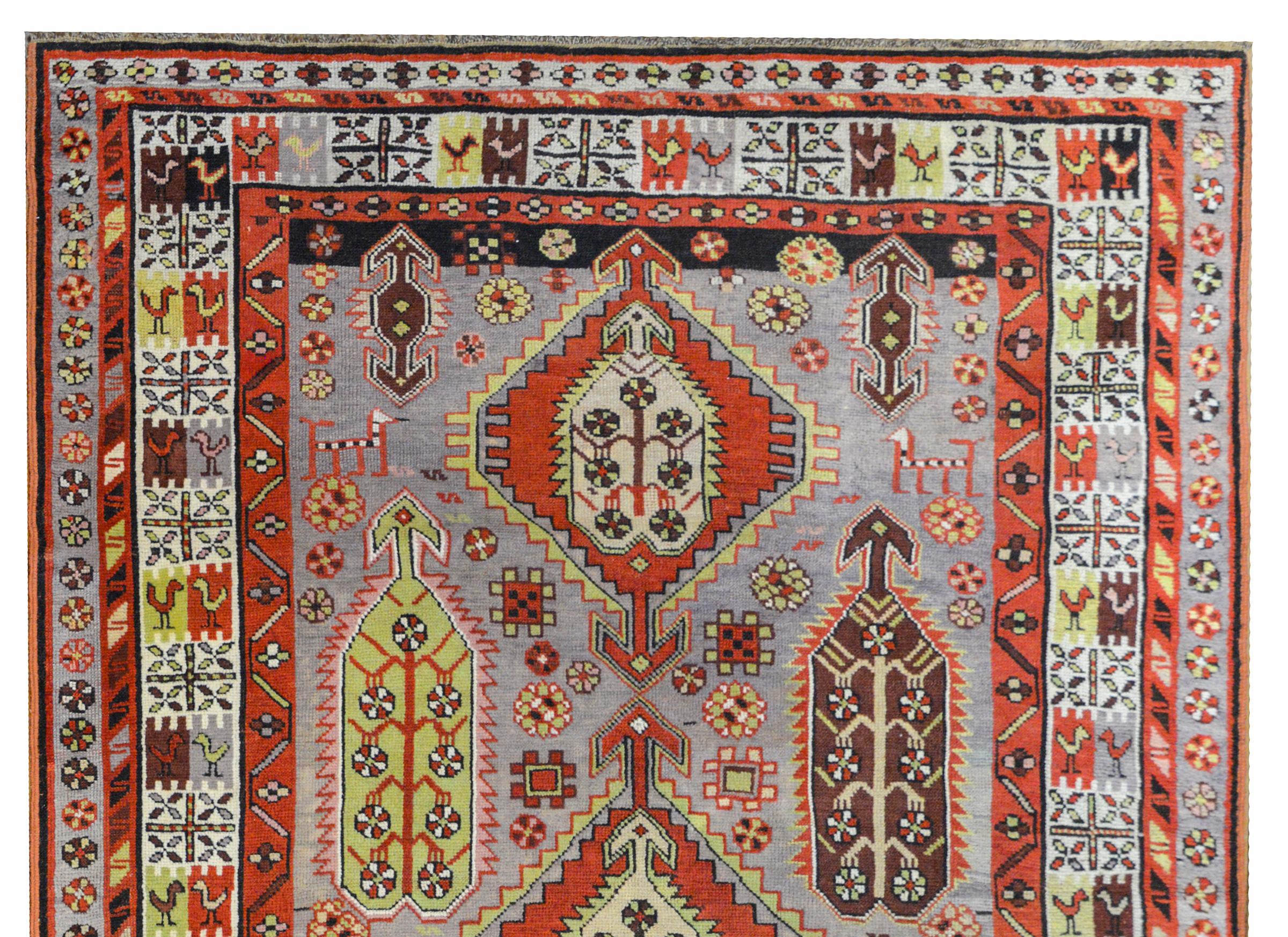 Outstanding Early 20th Century Karebak Rug In Good Condition For Sale In Chicago, IL