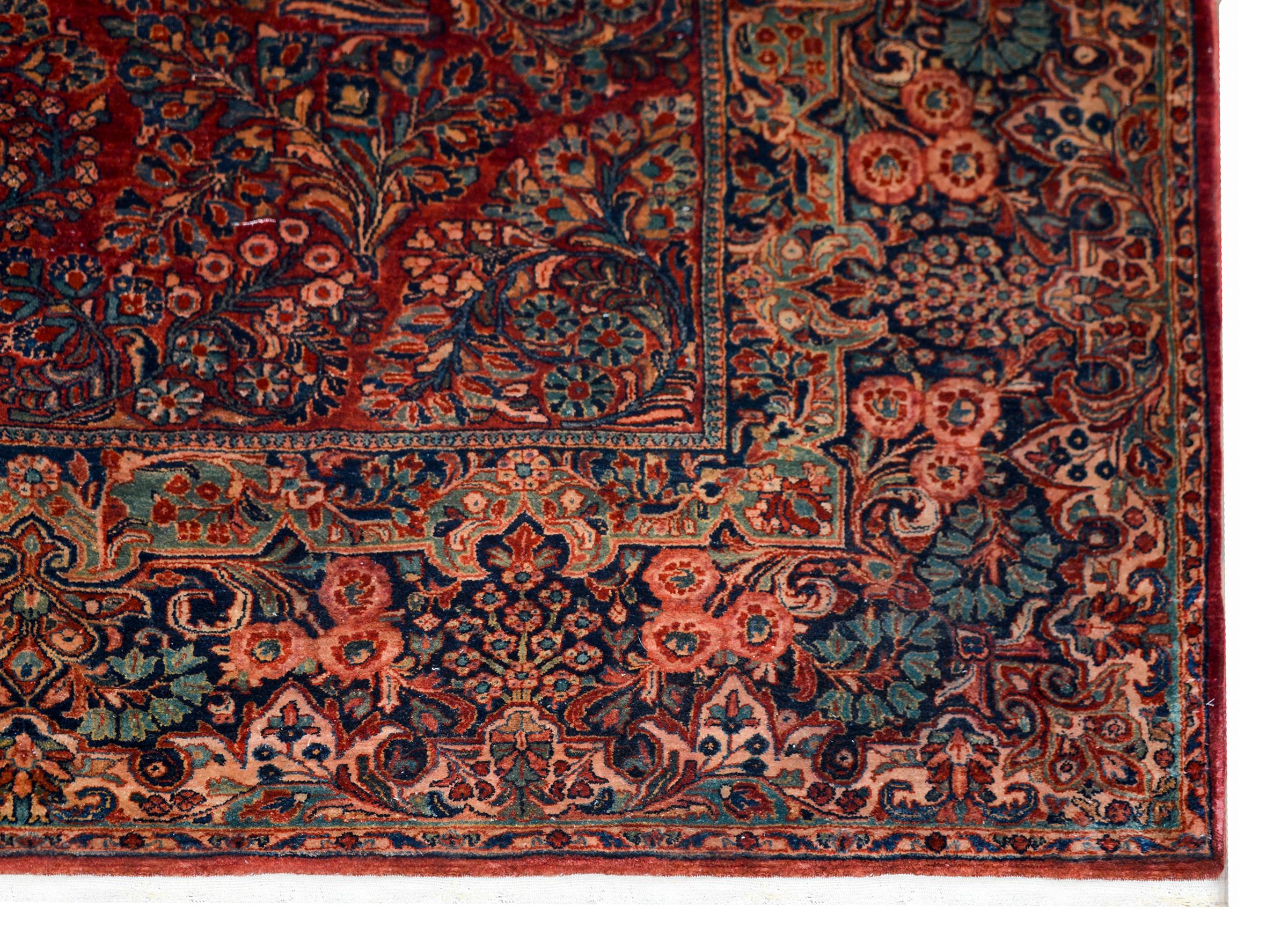 Outstanding Early 20th Century Sarouk Rug For Sale 5
