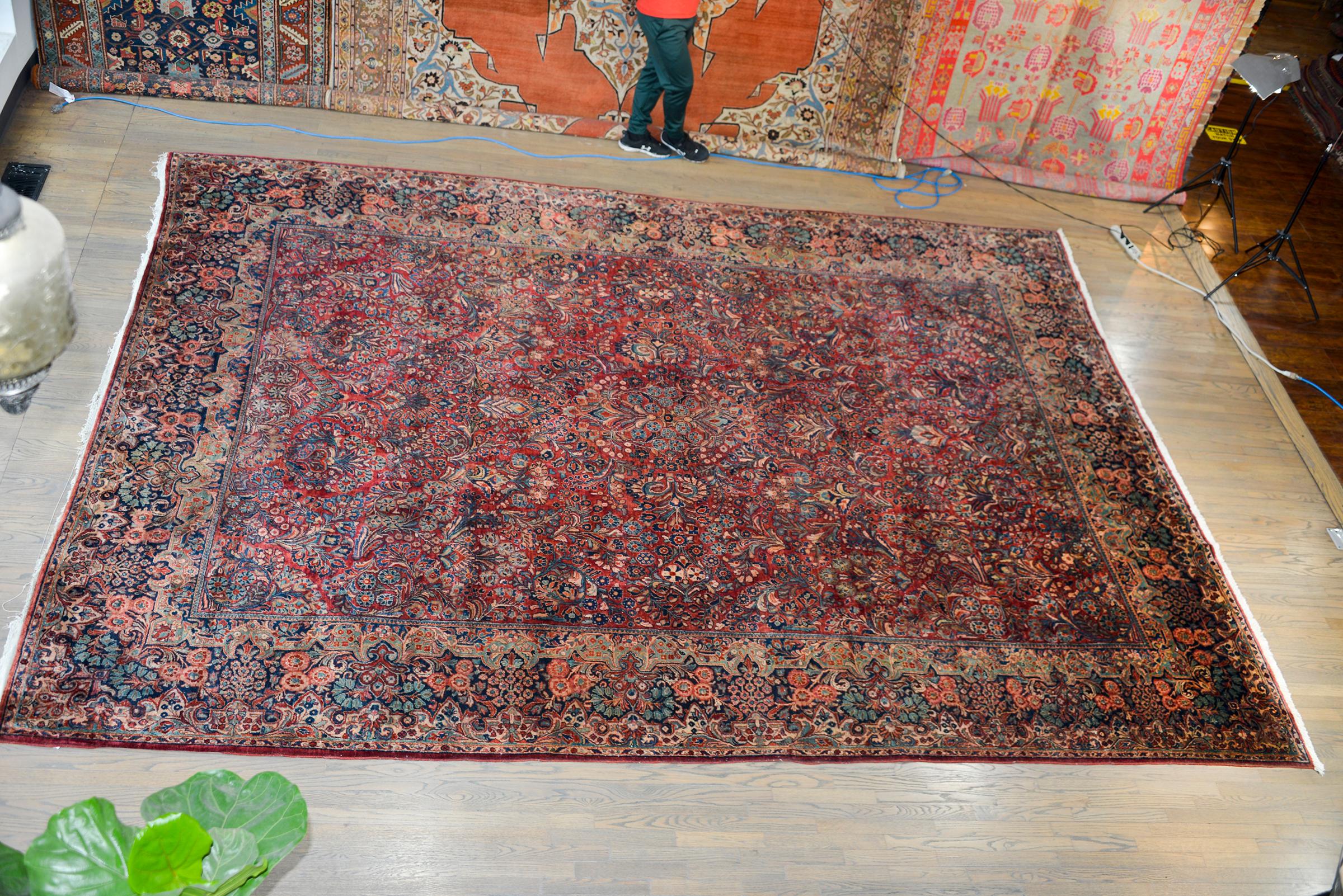 Outstanding Early 20th Century Sarouk Rug For Sale 7