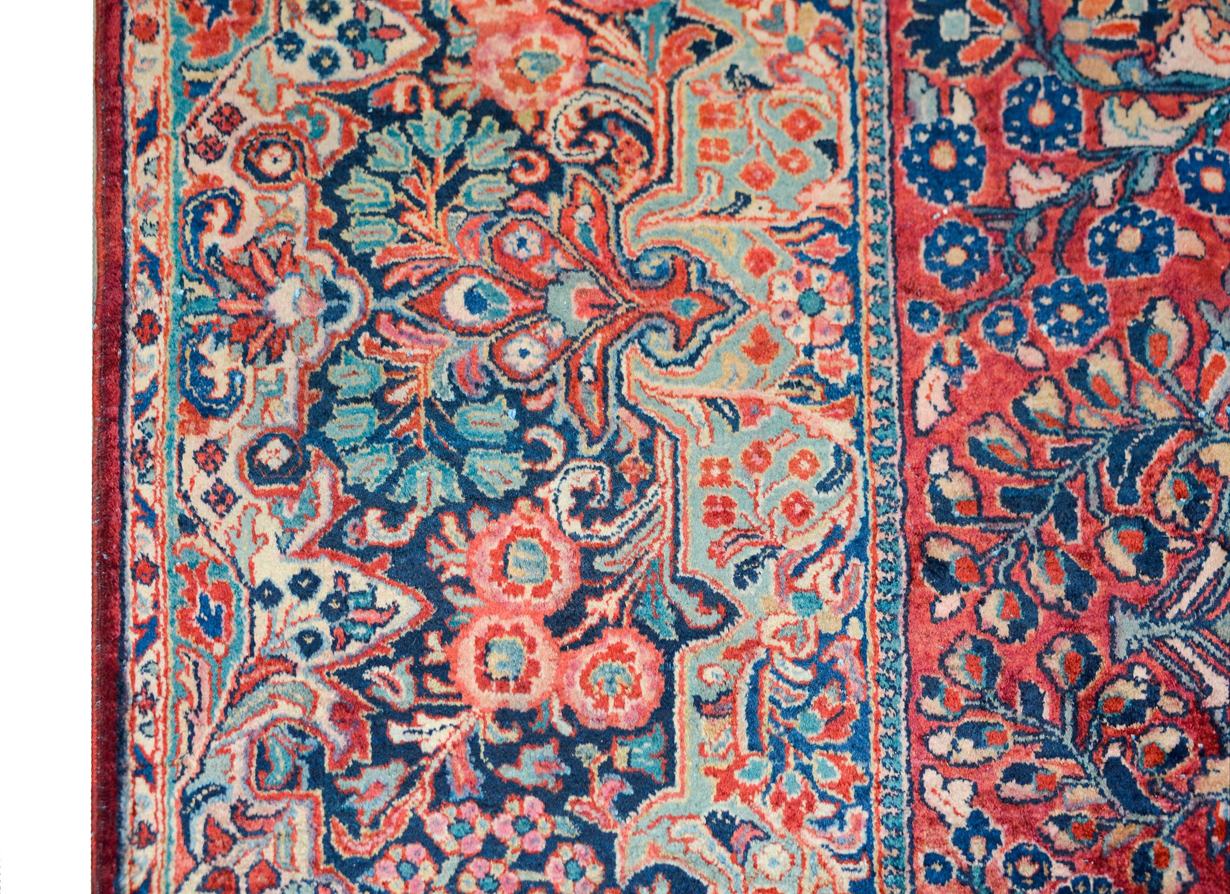 Outstanding Early 20th Century Sarouk Rug For Sale 1