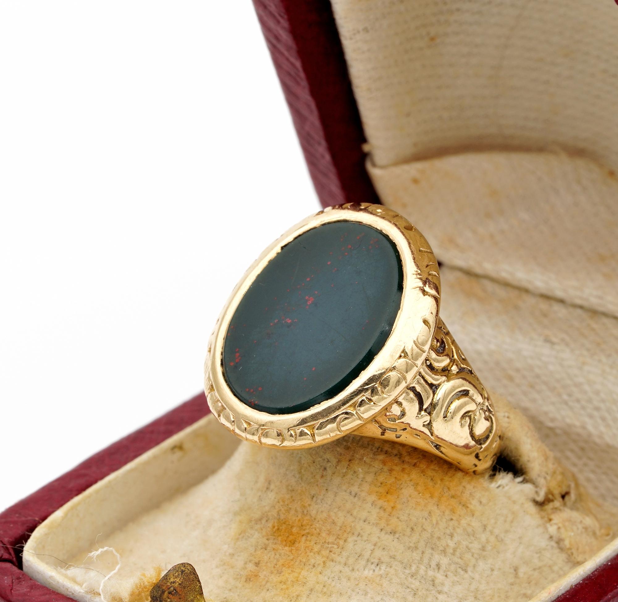 Outstanding Embossed Victorian Unisex Bloodstone Signet Ring 15 Karat Gold For Sale 2