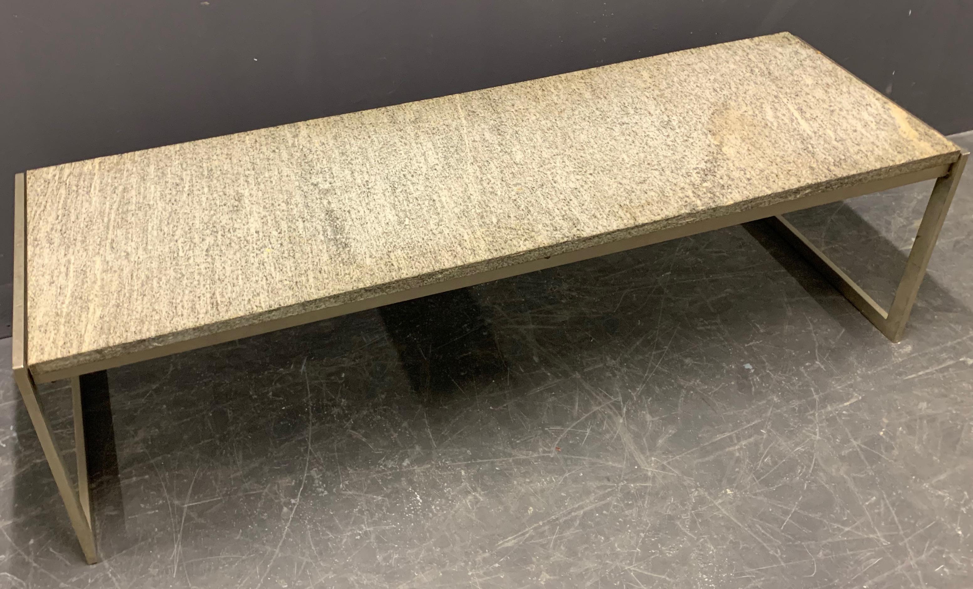 Scandinave moderne Magnifique table basse ou banc en marbre roulé Flint en vente