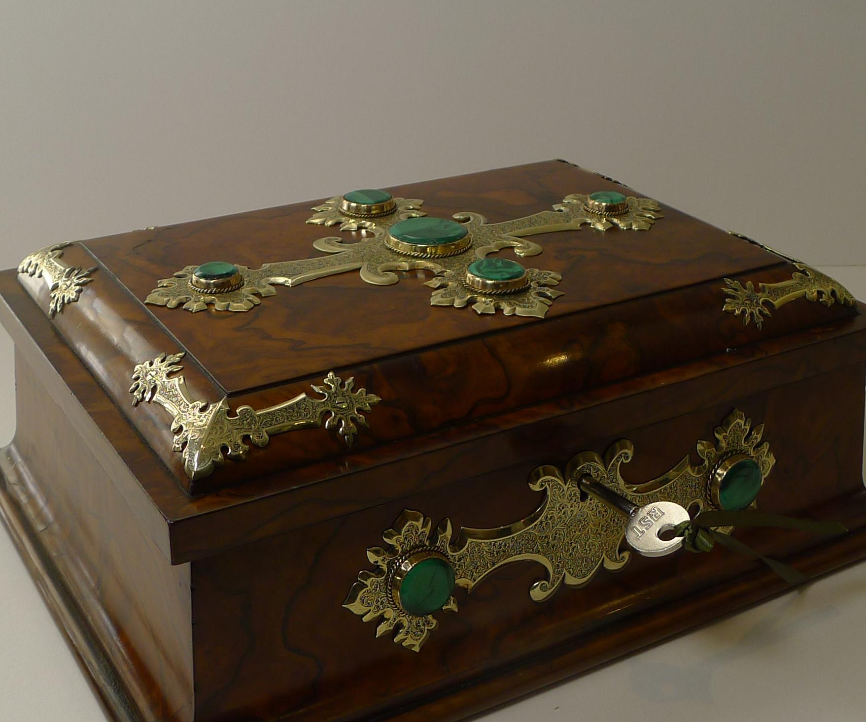 Outstanding Games Box in Burl Walnut, Brass and Malachite, c.1880 For Sale 5