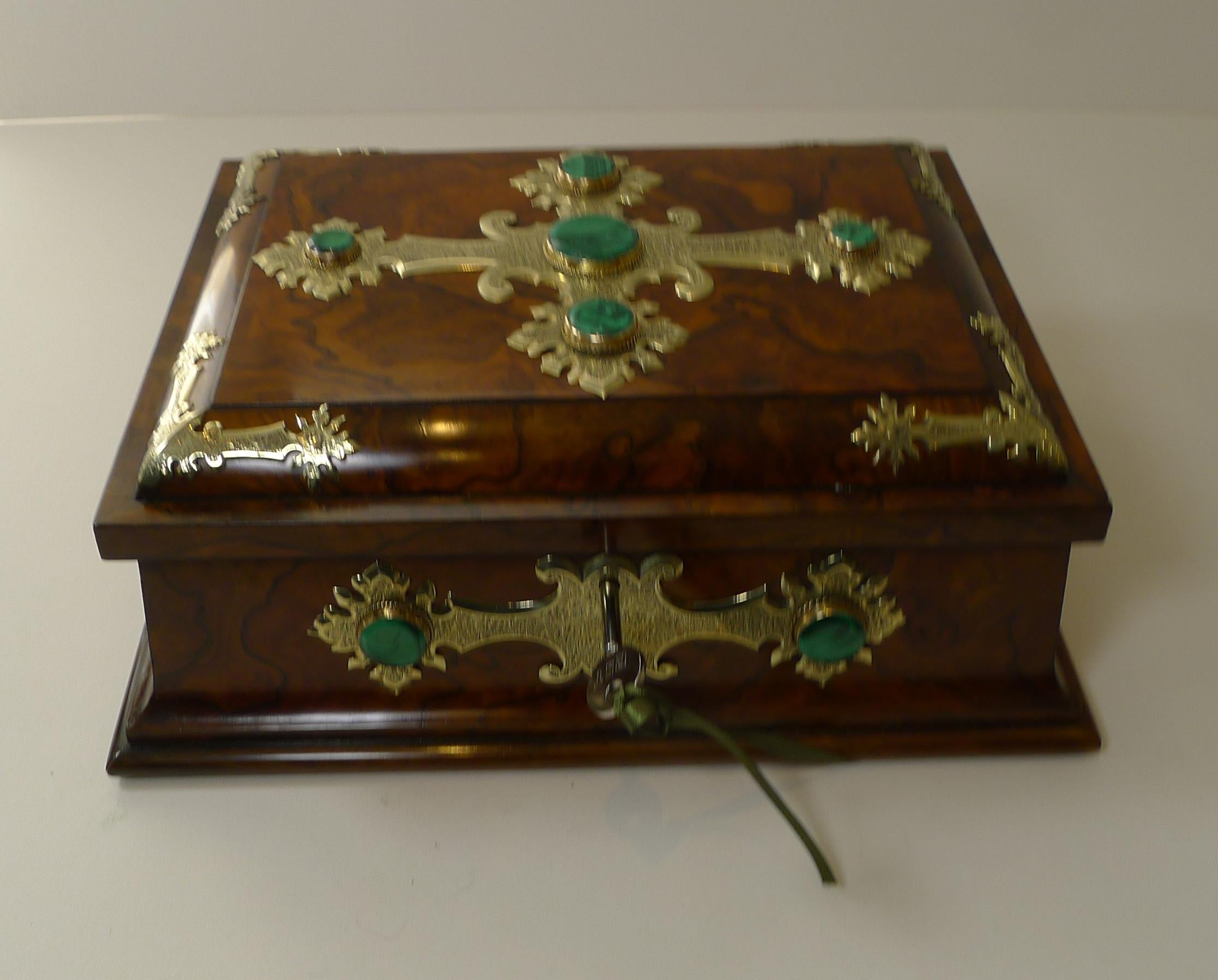 Outstanding Games Box in Burl Walnut, Brass and Malachite, c.1880 For Sale 2