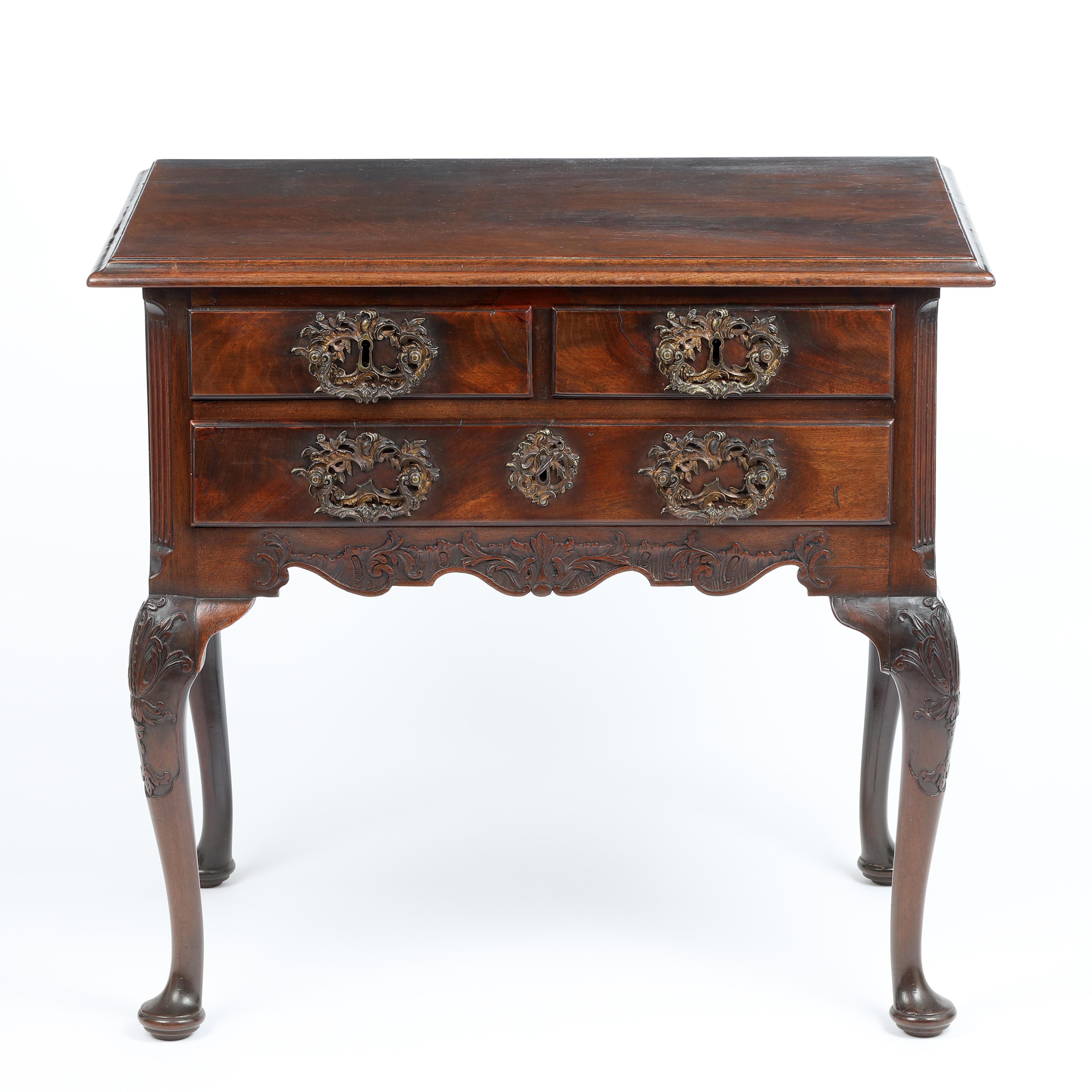 An outstanding and superior quality mid 18th century magoany lowboy of delightful small proportions and perfectly balanced.
This spectaular piece with crisply carved decoration represents the height of English Georgian craftsmanship and would have