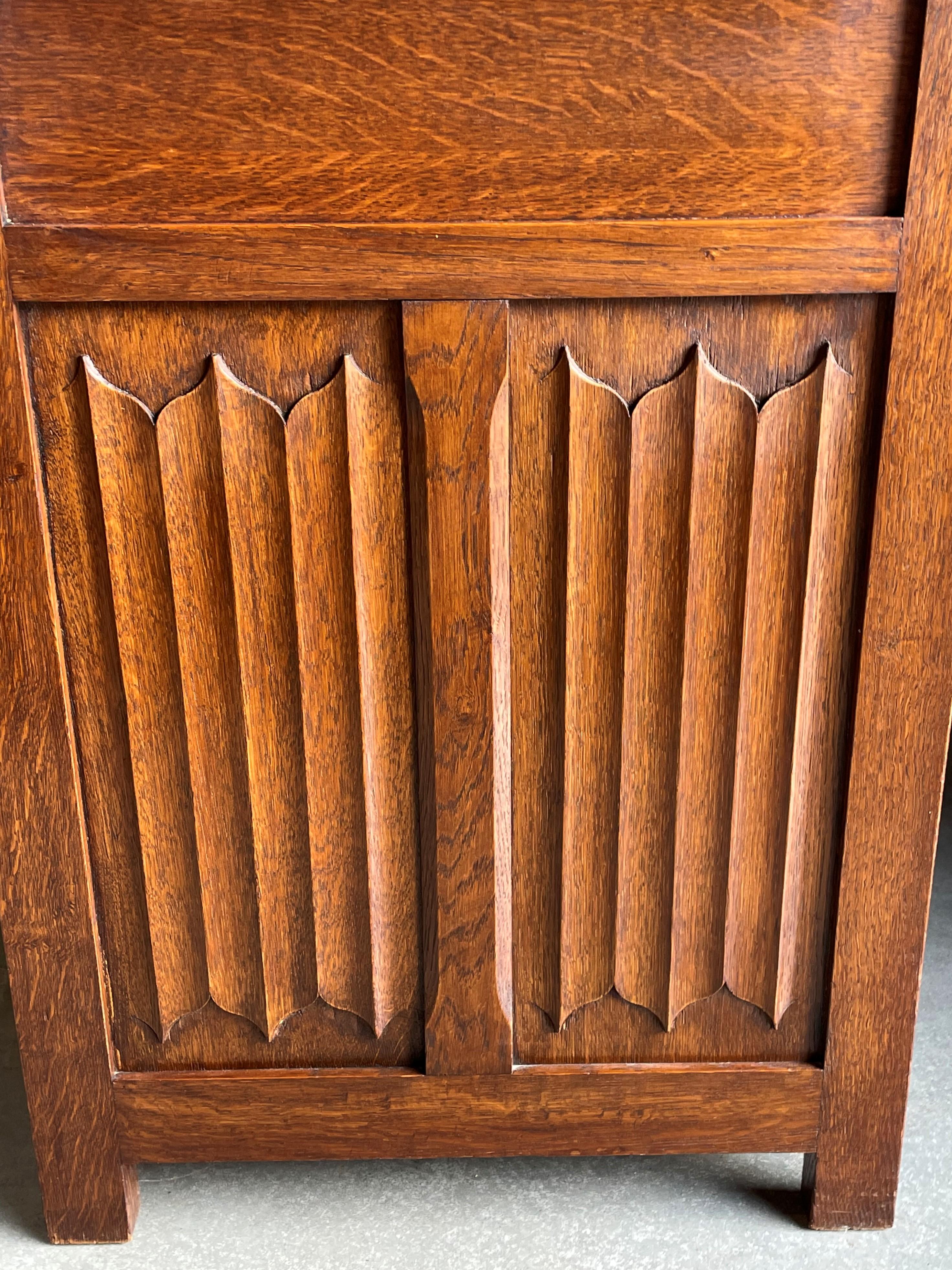 Outstanding Gothic Revival Tiger Oak Desk w. Quality Carved Church Window Panels For Sale 4