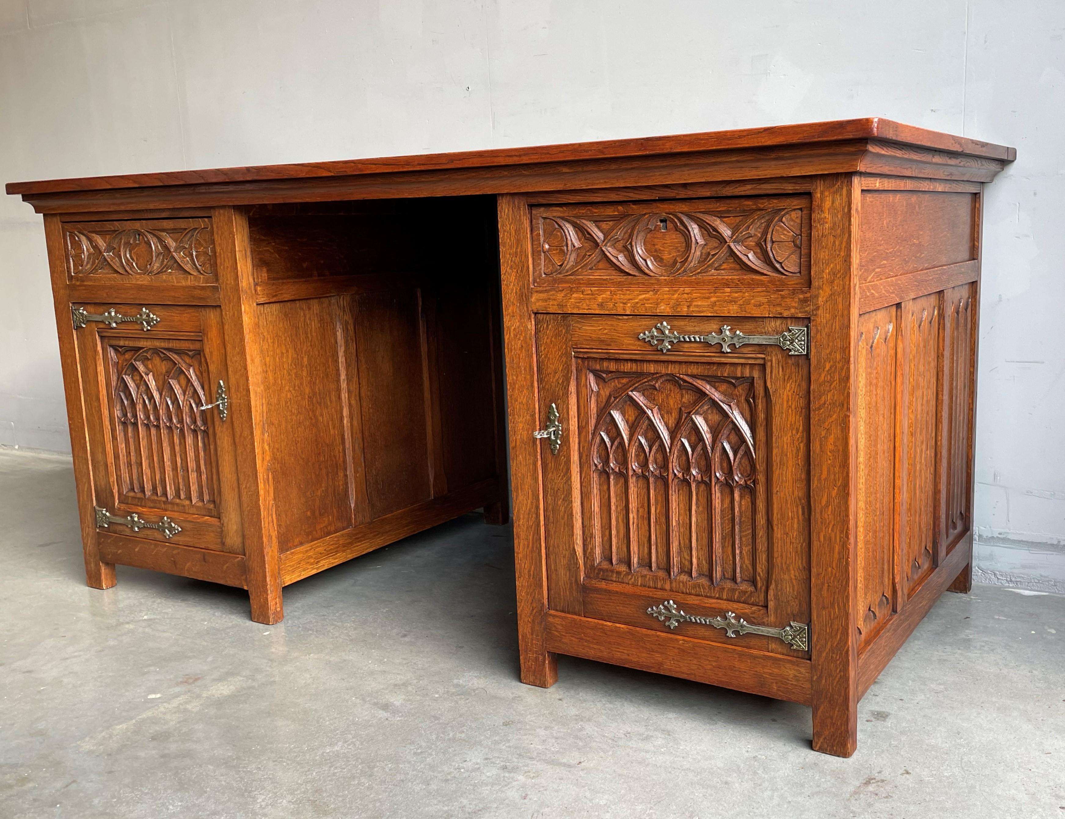 Outstanding Gothic Revival Tiger Oak Desk w. Quality Carved Church Window Panels For Sale 5