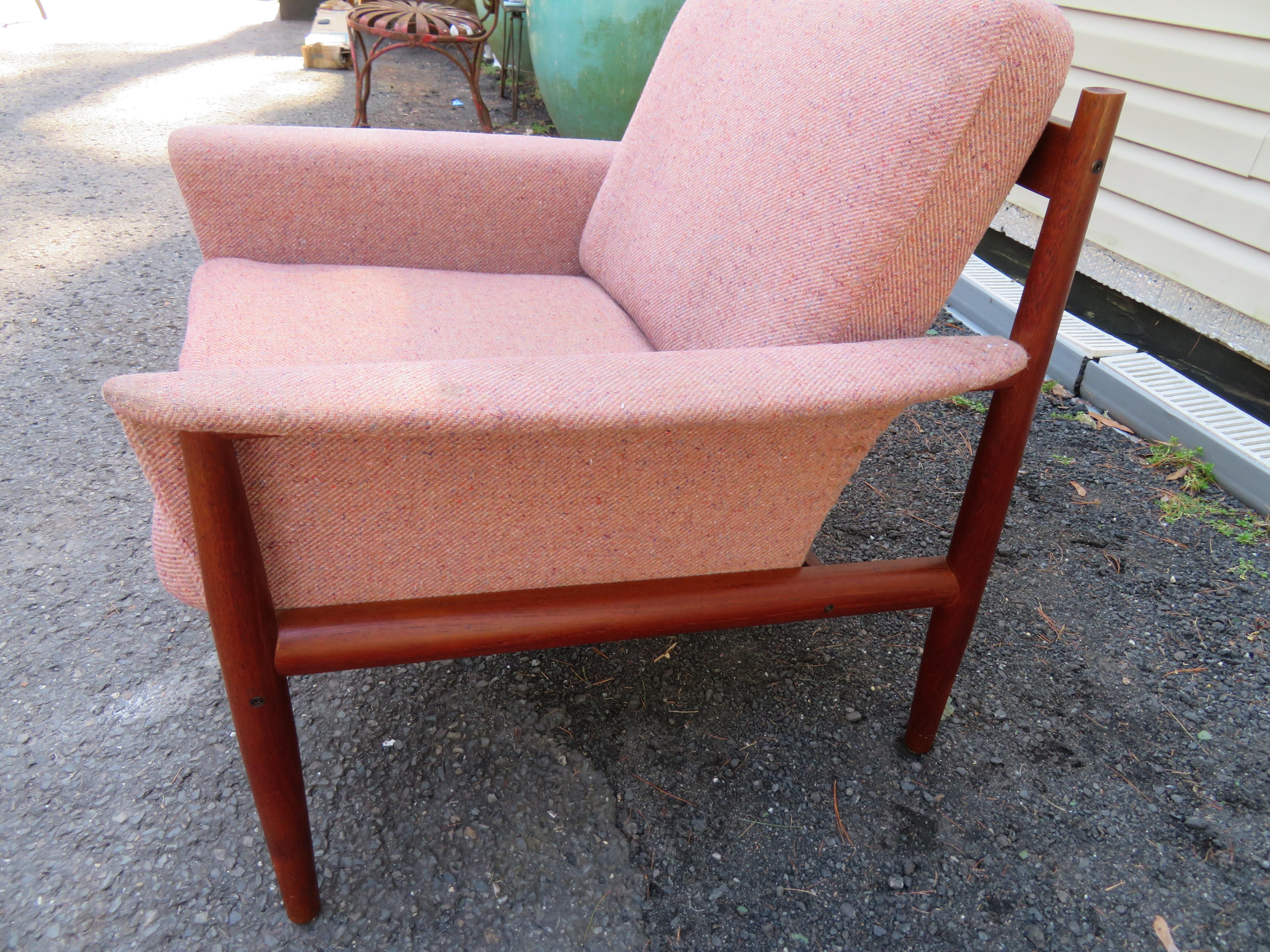 Outstanding Grete Jalk Teak Lounge Chair, Midcentury Danish Modern In Good Condition For Sale In Pemberton, NJ
