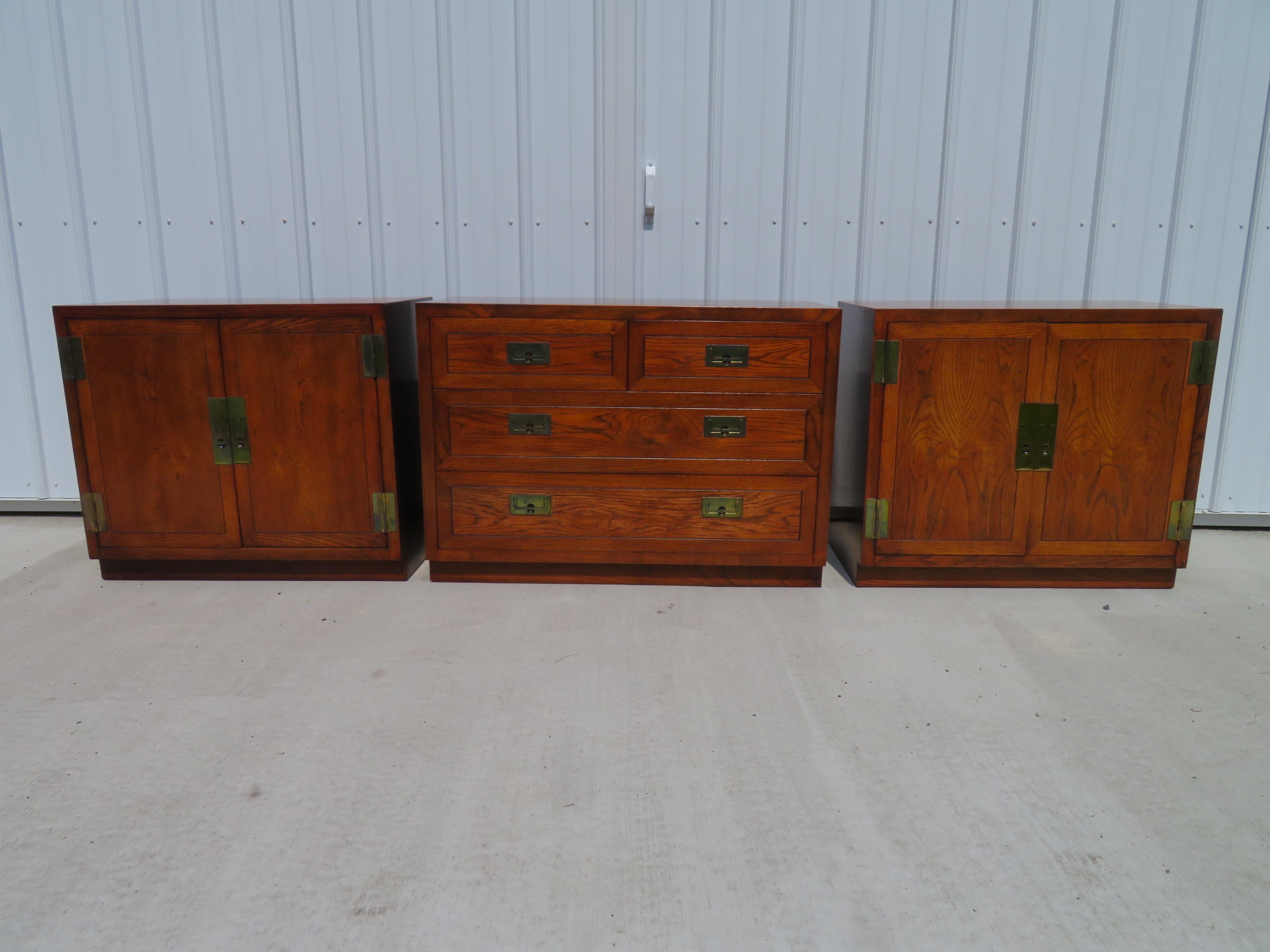 Outstanding Henredon Campaign Chest Cabinet Credenza Mid-Century Modern In Good Condition In Pemberton, NJ