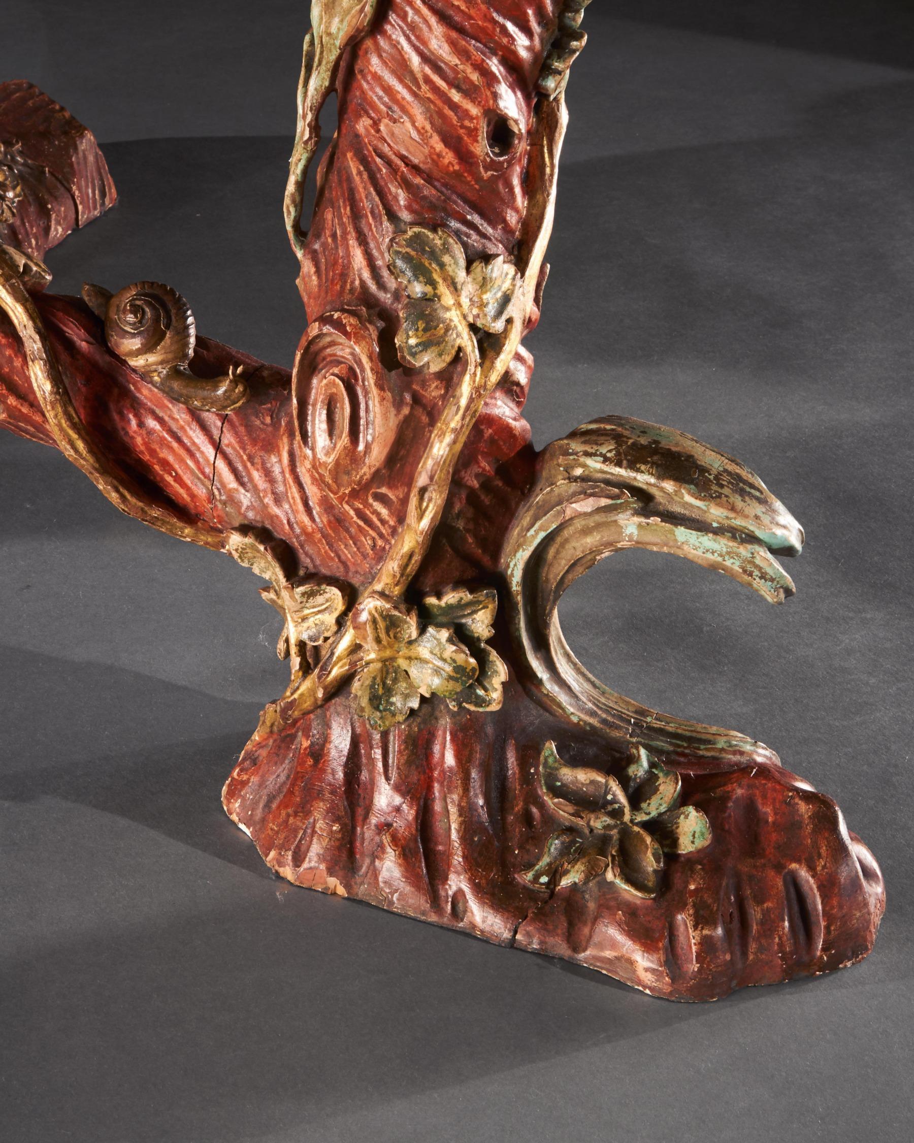 Exceptionnelle table centrale polychrome italienne en bois sculpté avec plateau en onyx par Amulet  en vente 1