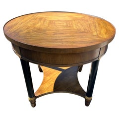 Hervorragender John Widdicomb Attr. Runder Nussbaum-Beistelltisch Mid-Century Modern